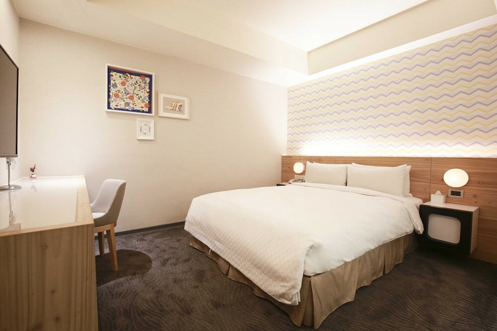 Economy Room, No Windows