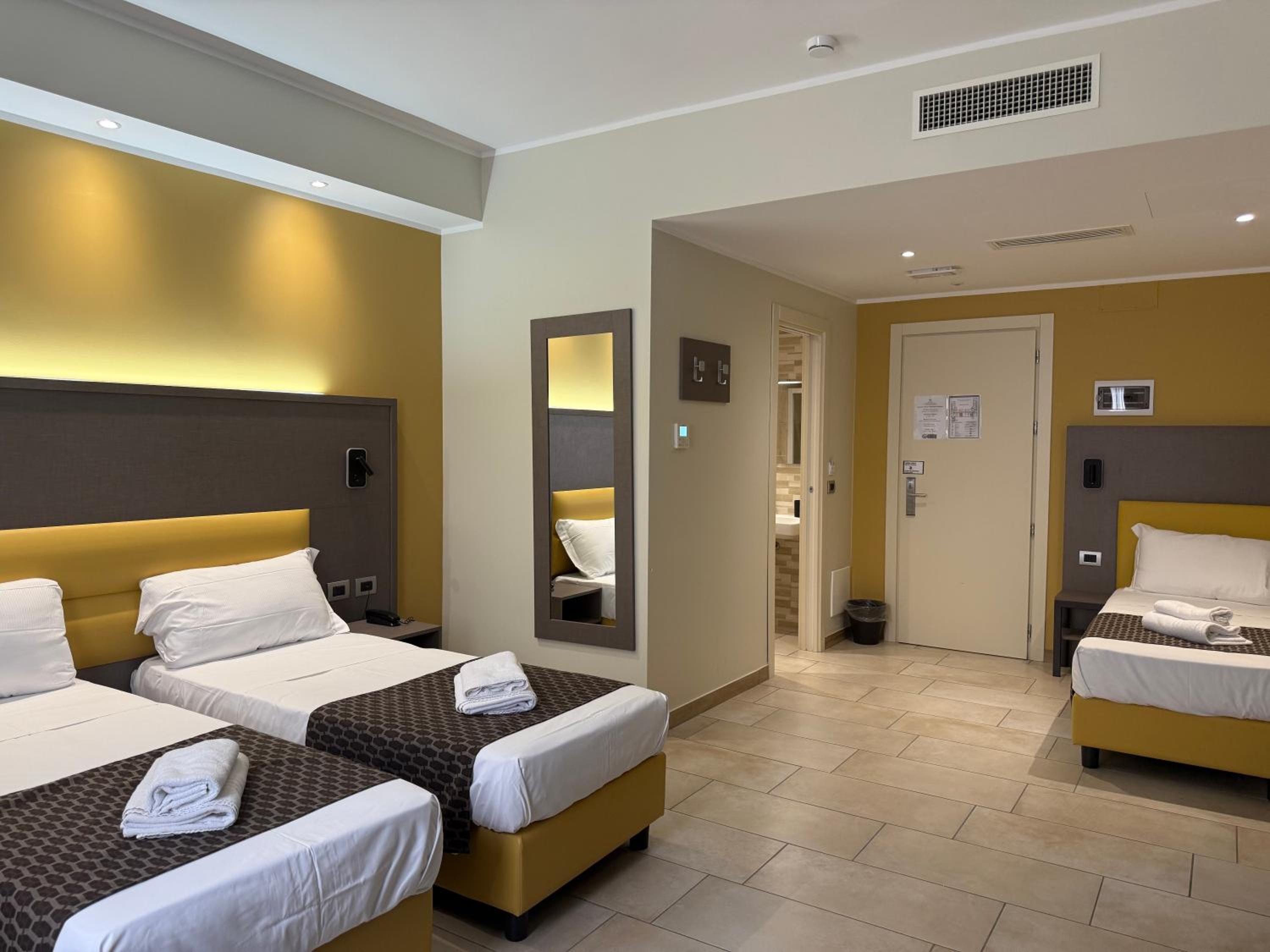  Triple Room