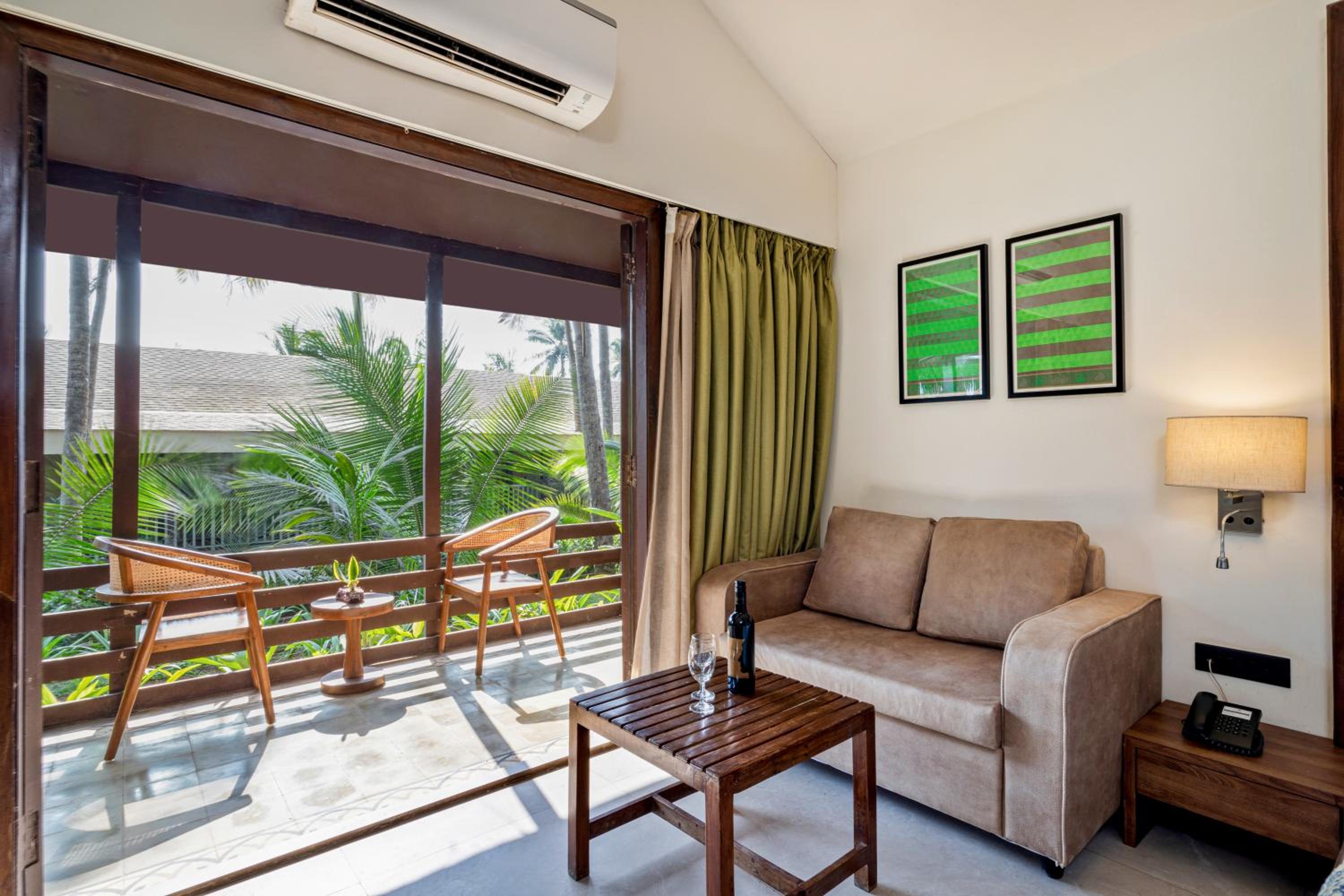 Coco Wood Cottage with Balcony (with complimentary Kayaking and 20% off on Massage session)