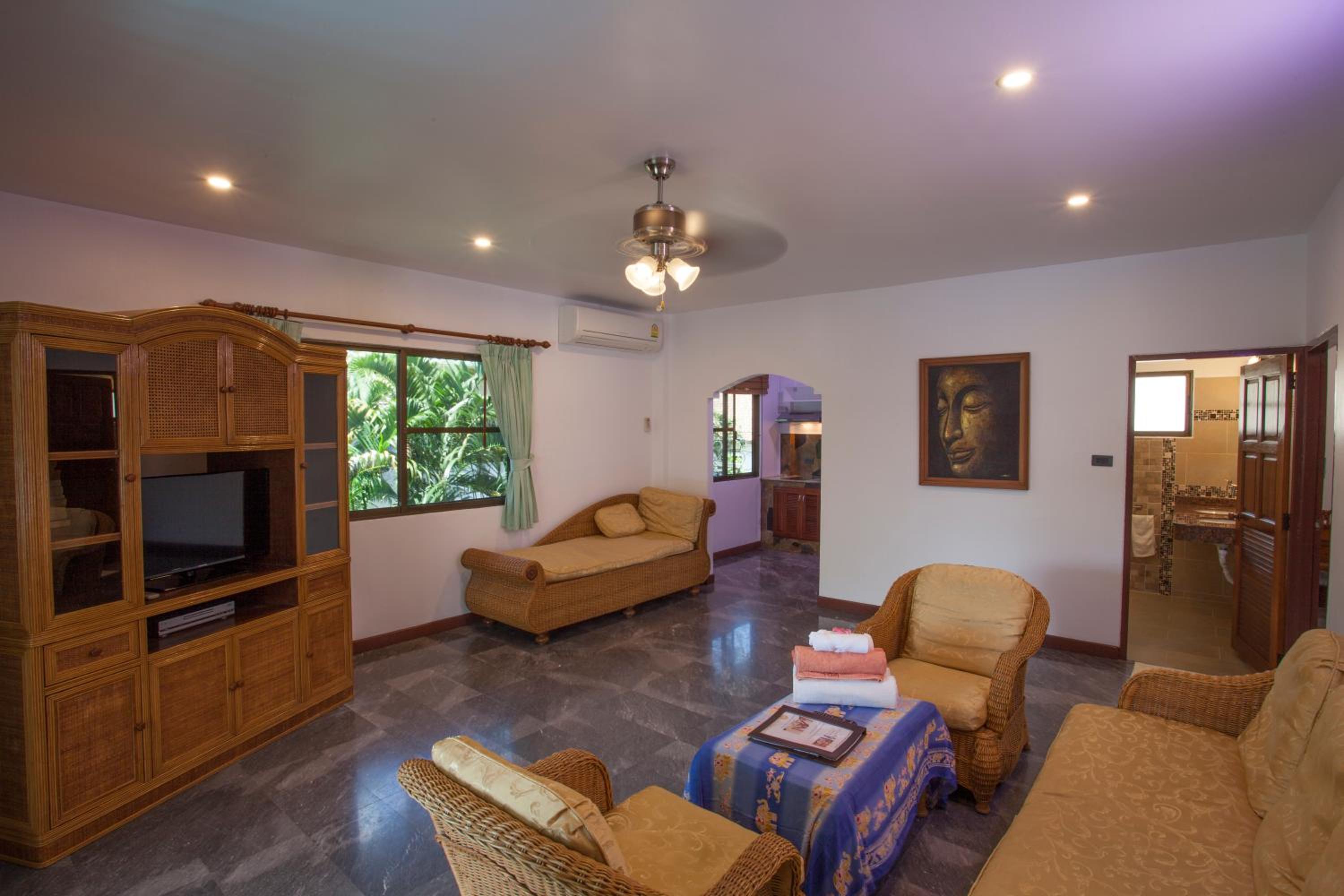 Superior One-Bedroom Apartment