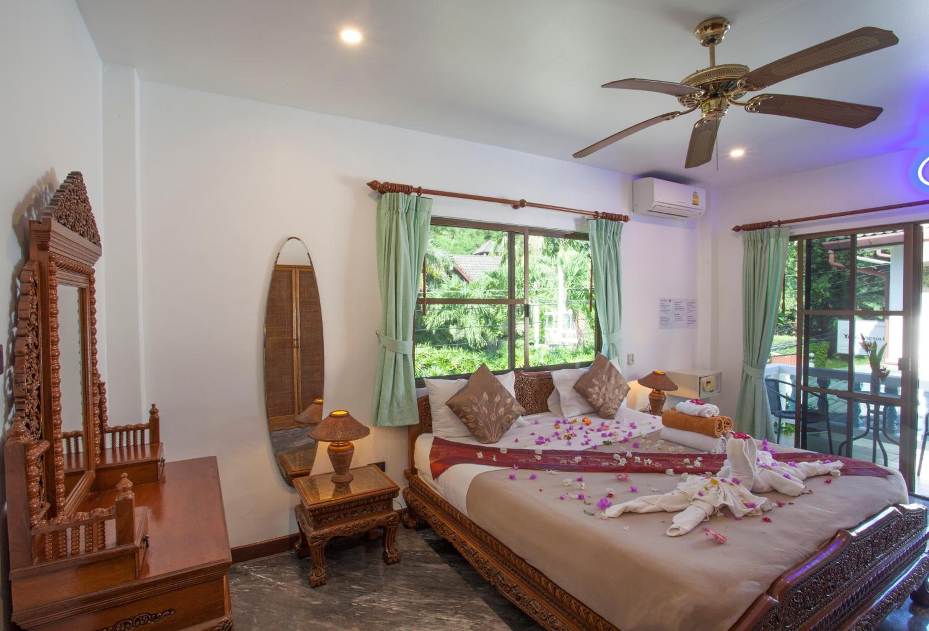 Superior One-Bedroom Apartment
