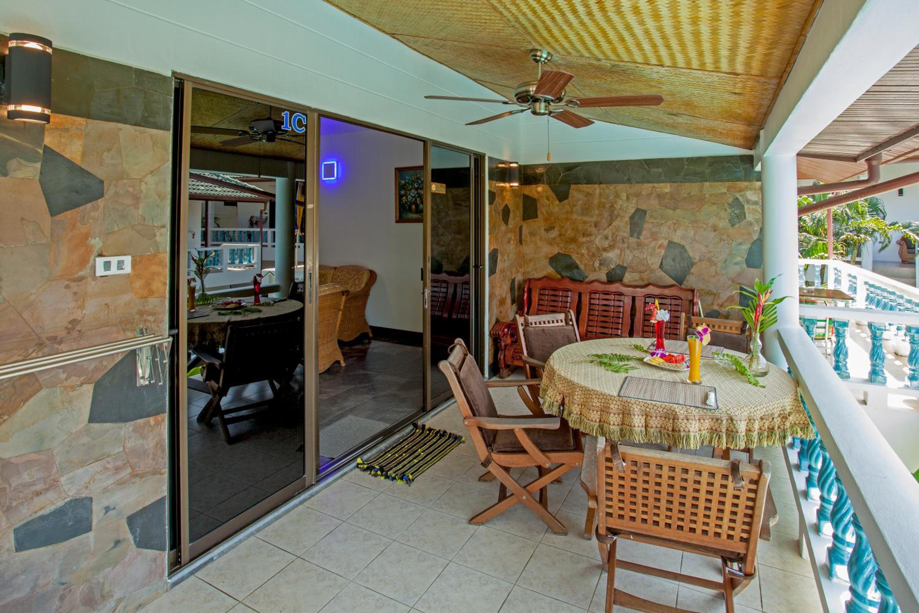 Superior One-Bedroom Apartment