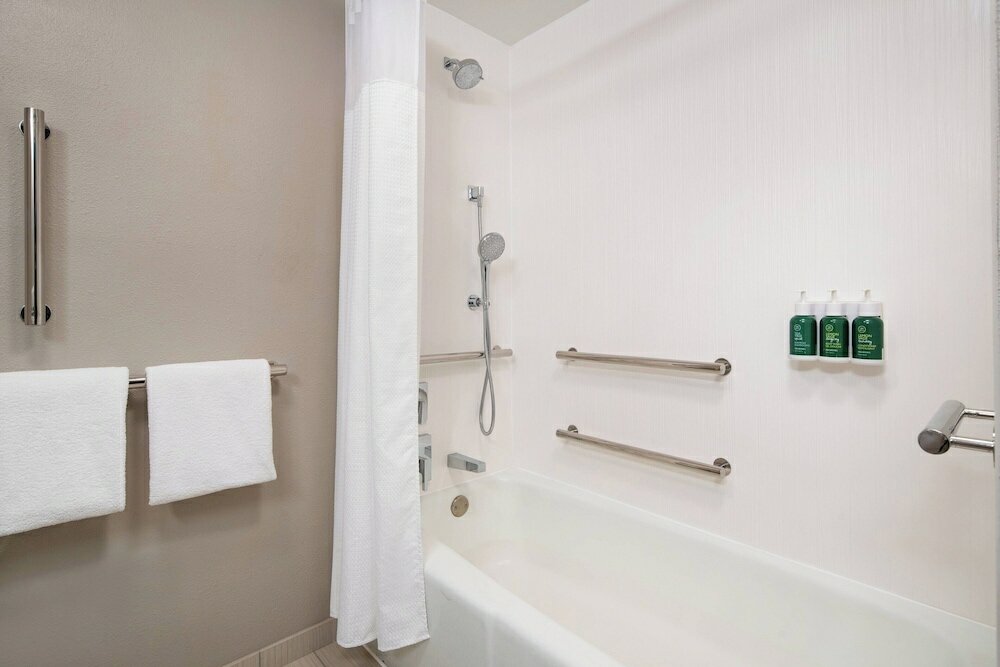 Suite, 1 Bedroom (Mobility Accessible, Tub)