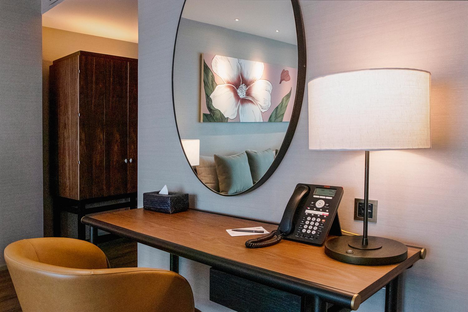 1 Bedroom Corner Suite - Roselle Suite