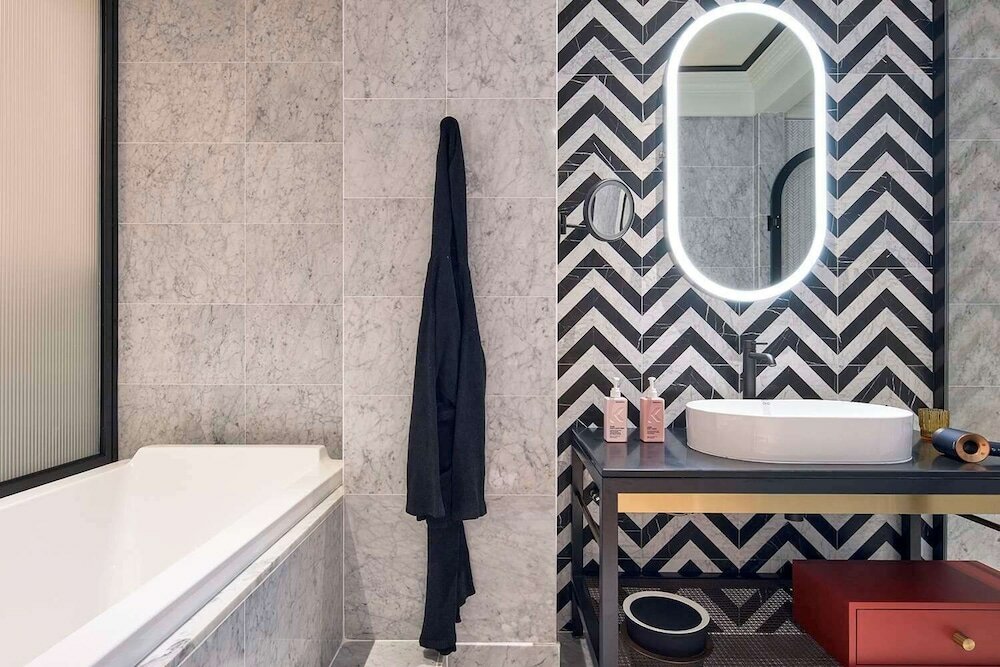 Deluxe Room, 1 King Bed (QT)