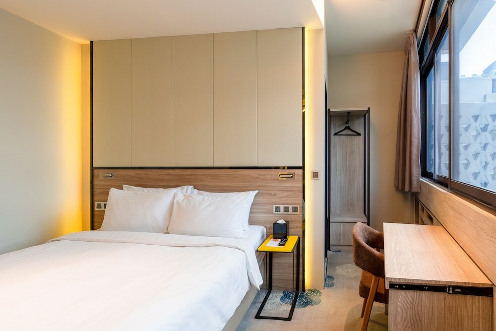 Deluxe Double Room, City View