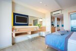 Deluxe Suite, 1 Double Bed, Sea View, Poolside в Selene Beach & SPA Hotel