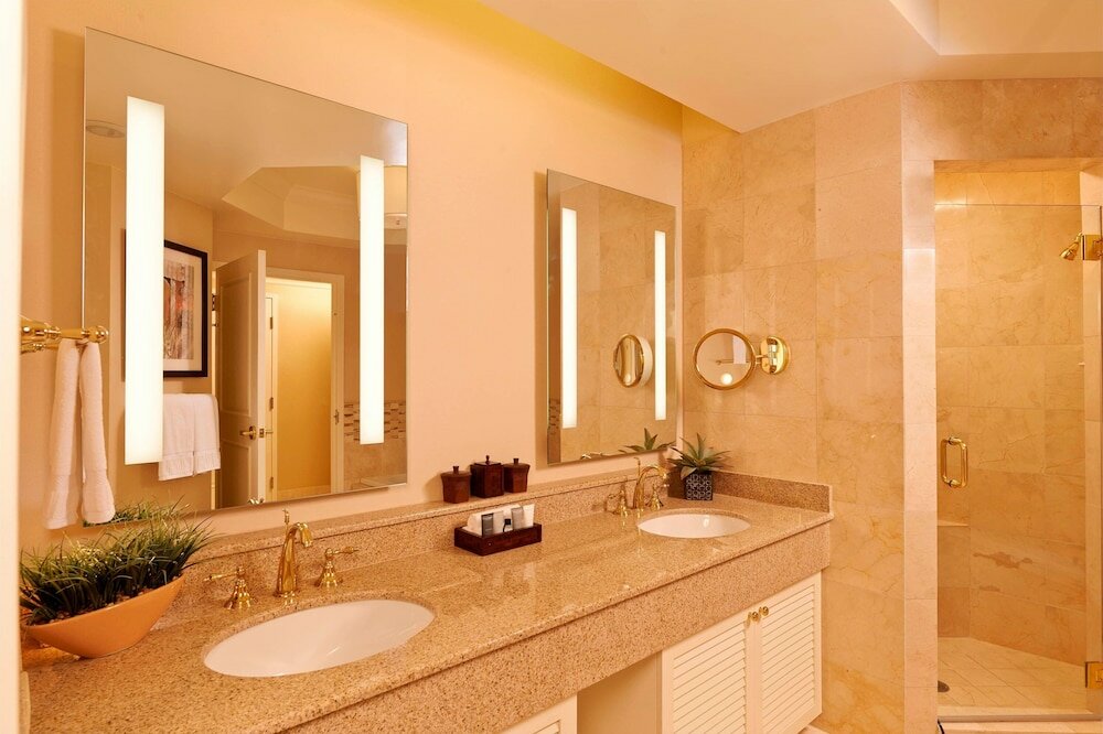 Deluxe Room, 1 King Bed