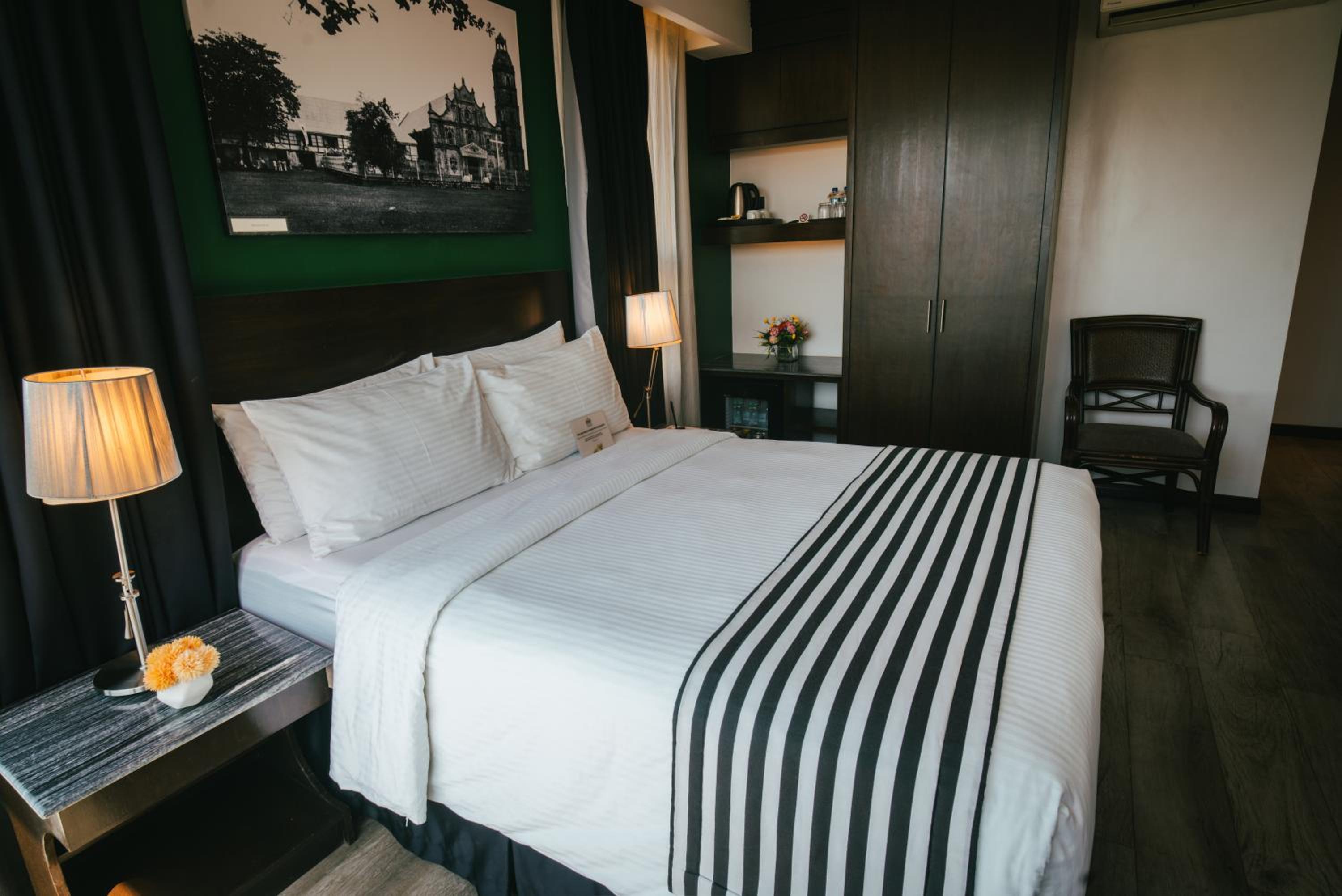 Premium Deluxe Queen Room
