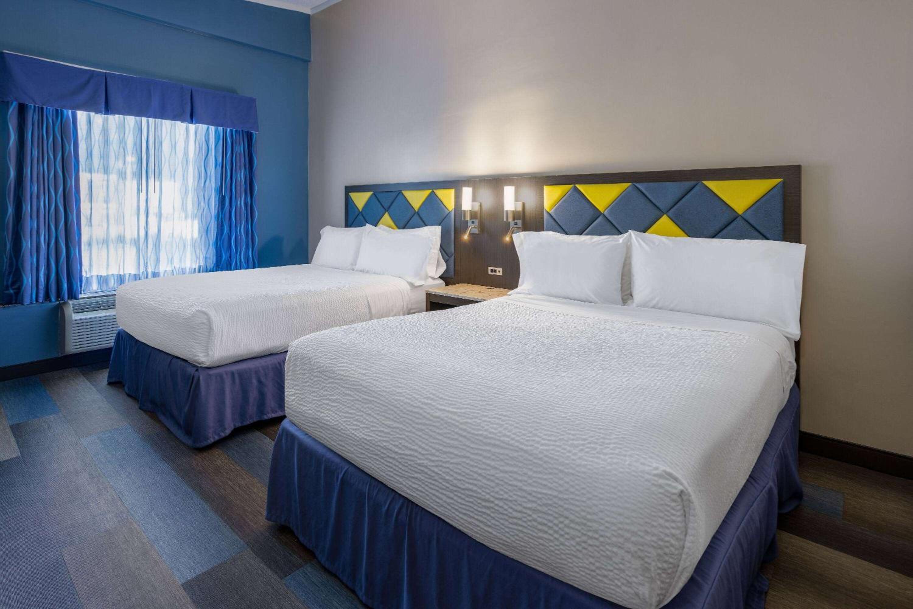 Deluxe Queen Room with Two Queen Beds- Mobility Access/Non-Smoking