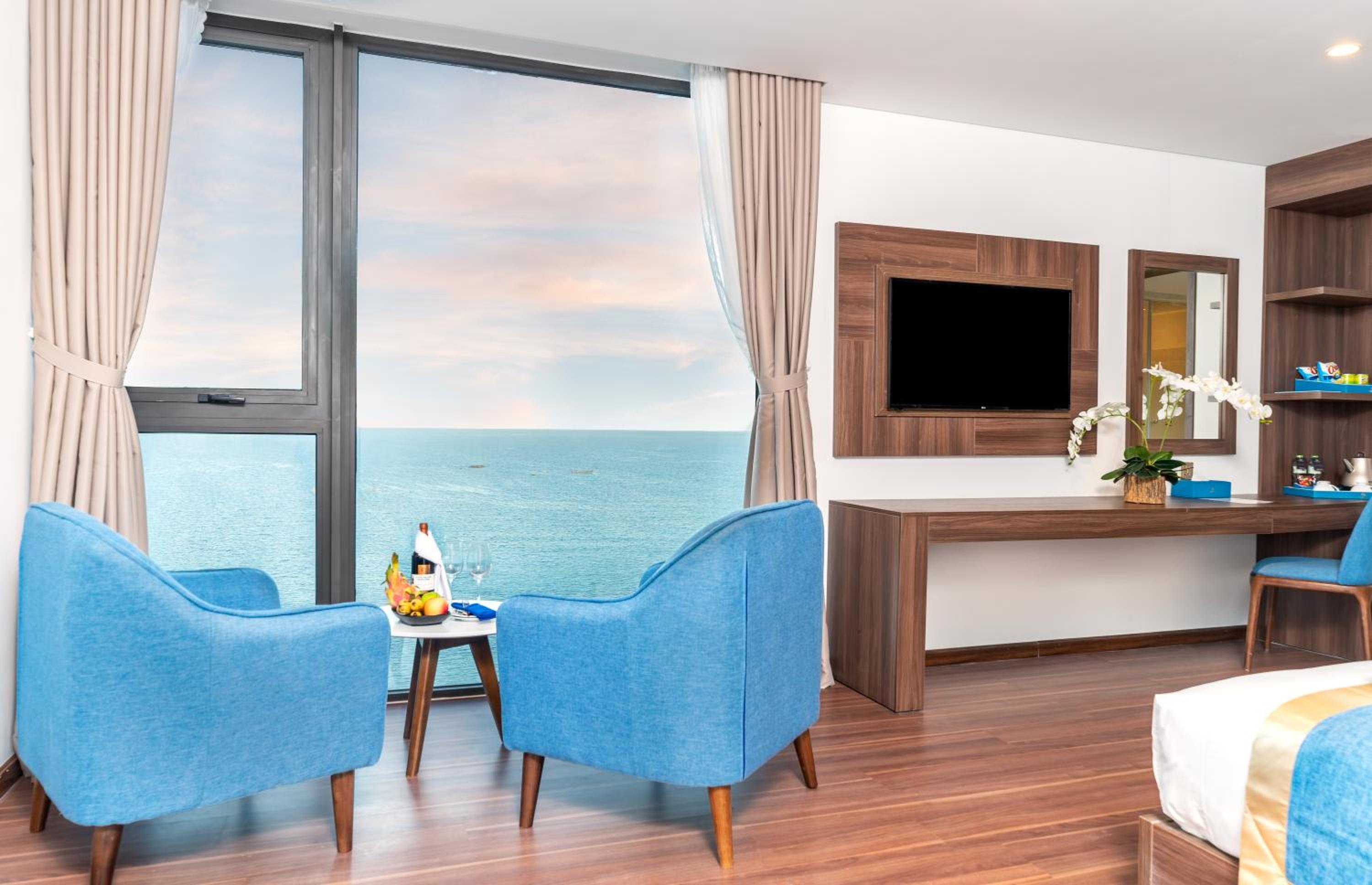 King Suite with Ocean View