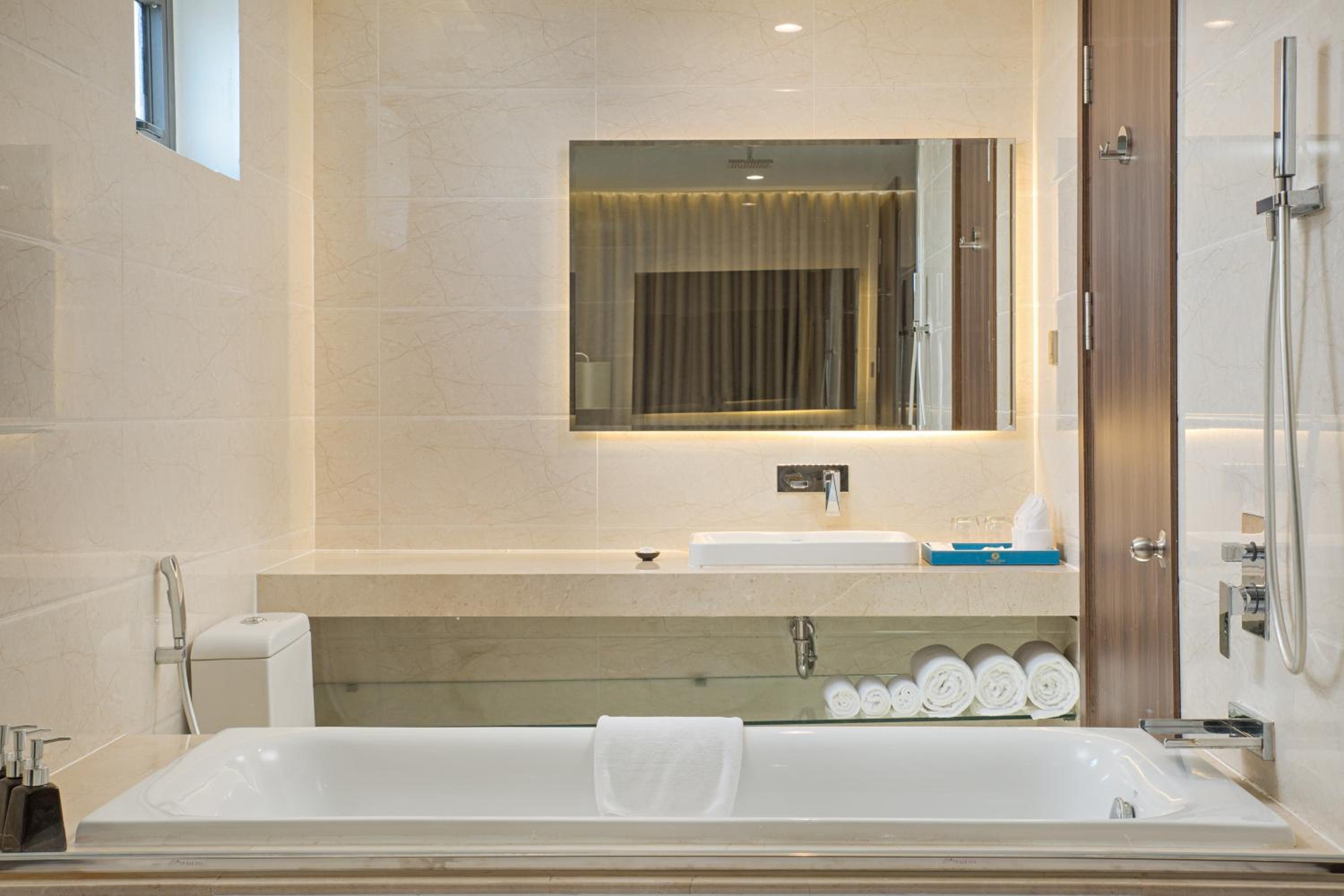 Triple Room with City View