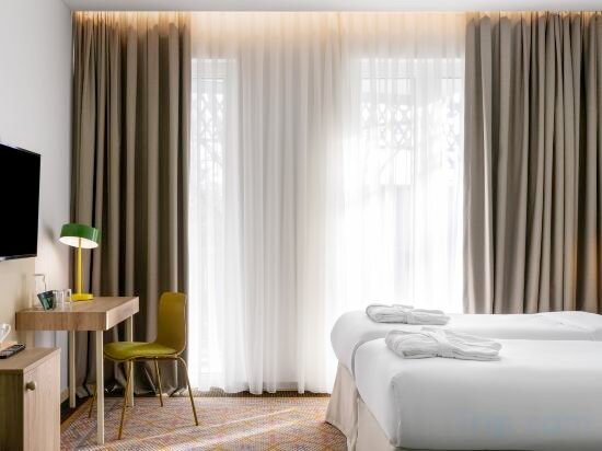 Superior Twin Room With Balcony