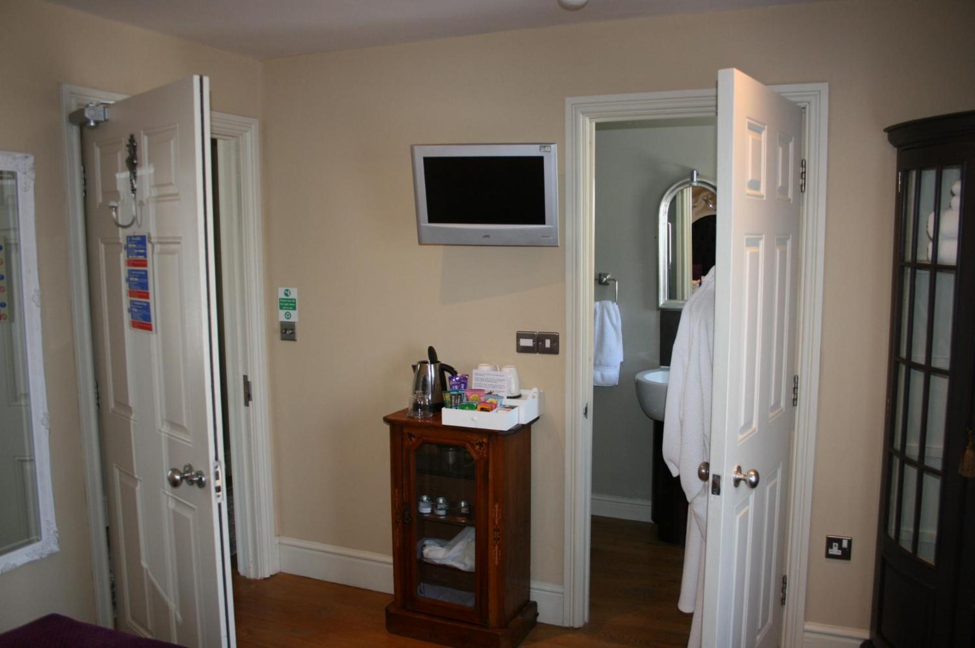 Deluxe Double Room with Shower