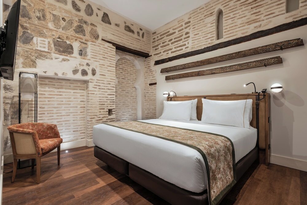 Premium Double Room (Arte Original)