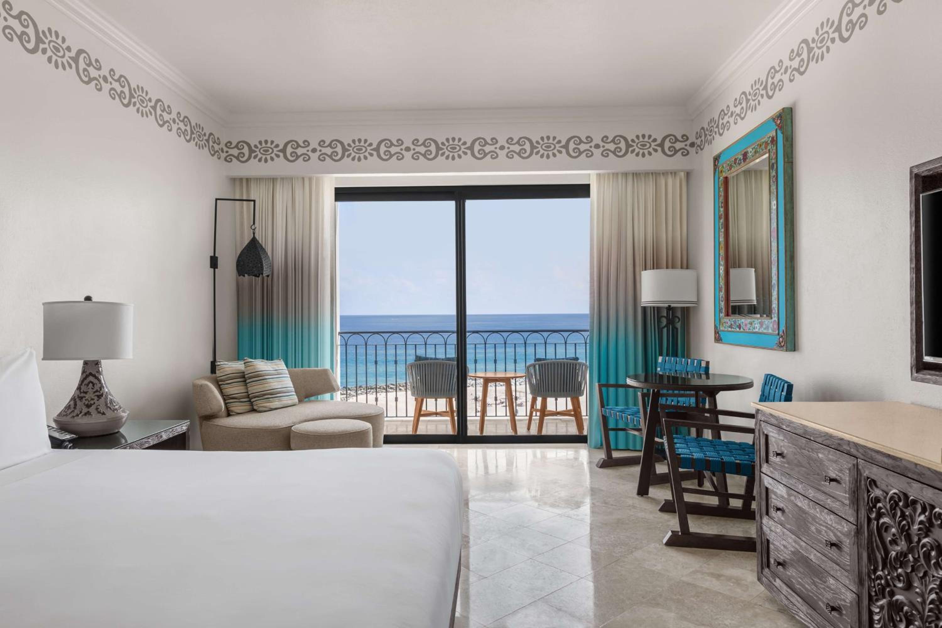 Deluxe Oceanfront King Room with Balcony
