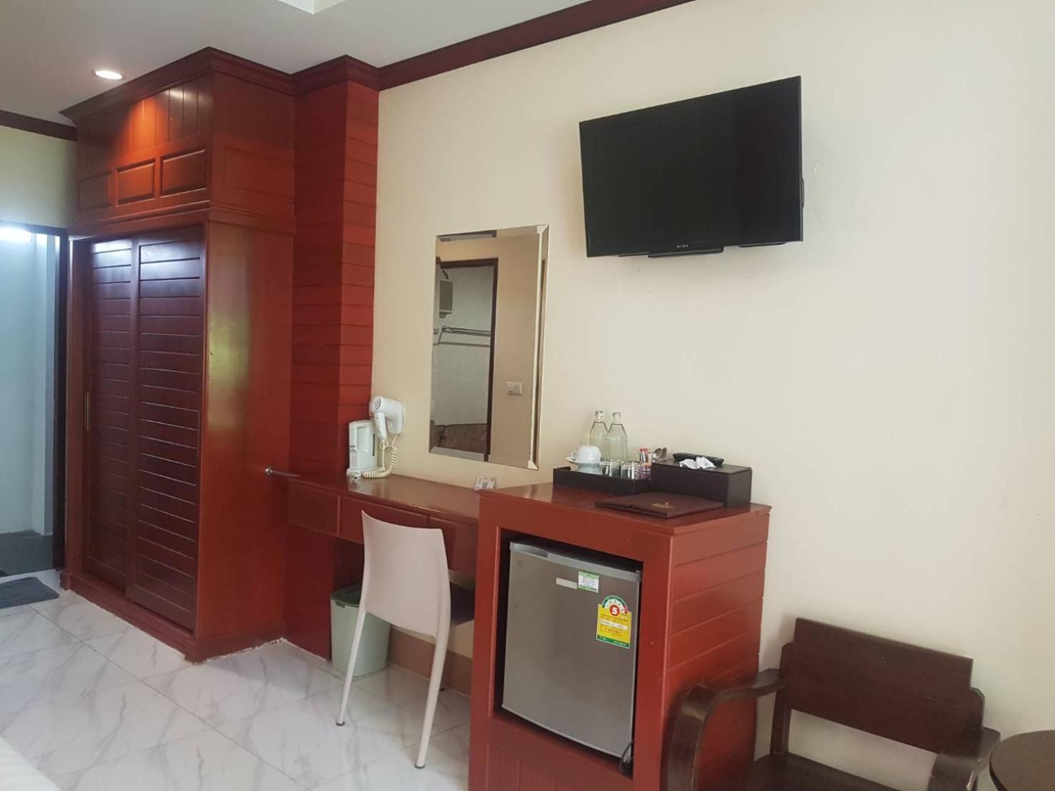 Superior Double Room - Street Side Building