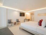 Deluxe Room with Jacuzzi в Sunshine Garden Resort