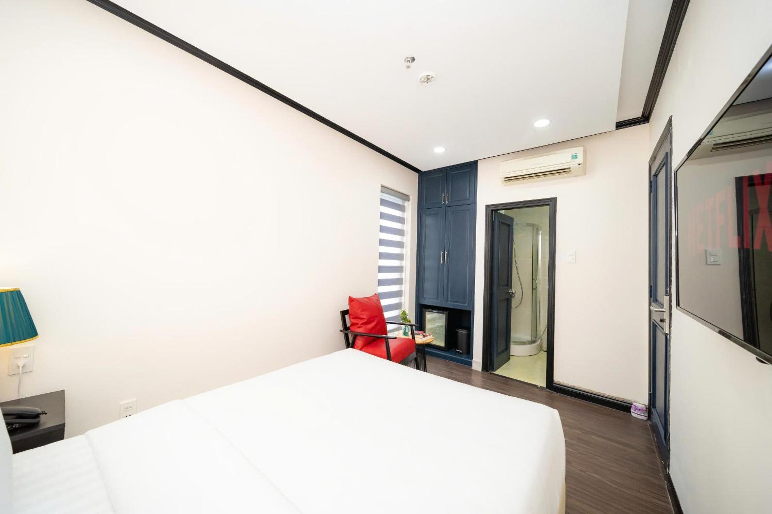 Deluxe Queen Room
