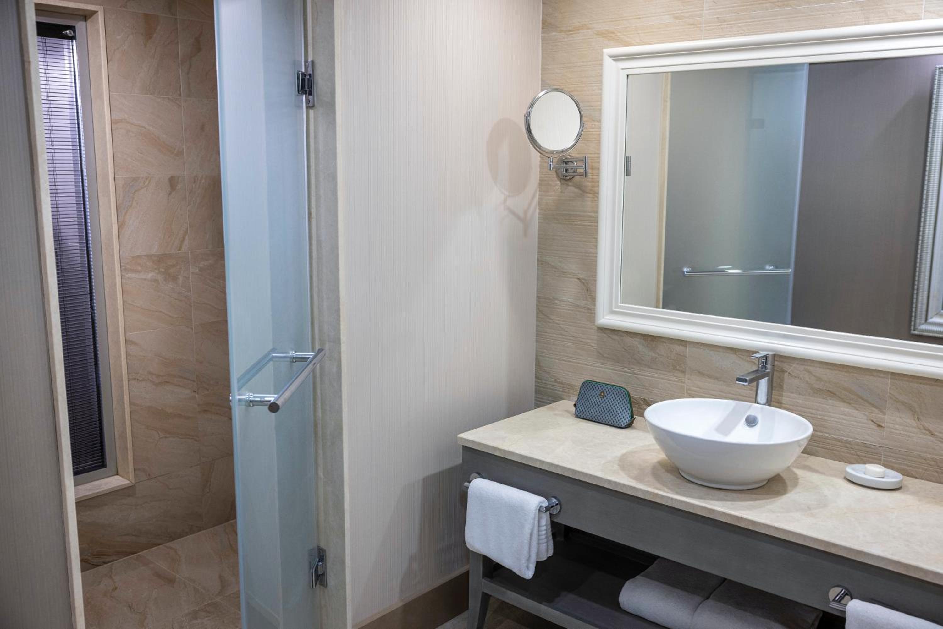 Deluxe Room with Mountain View