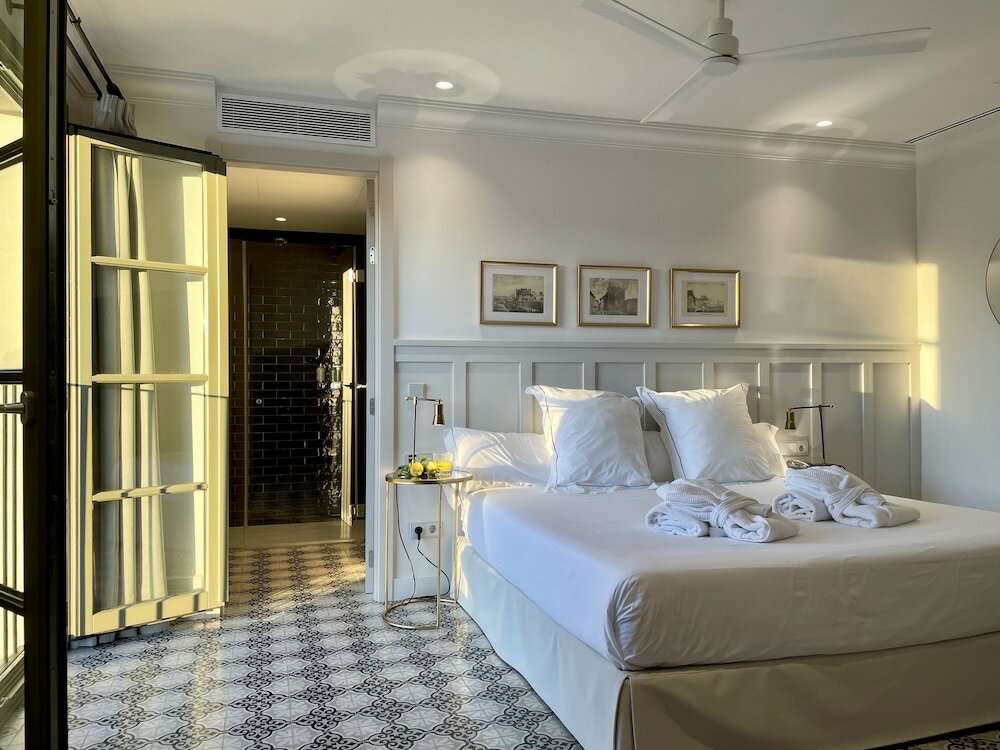 Standard Double Room, City View