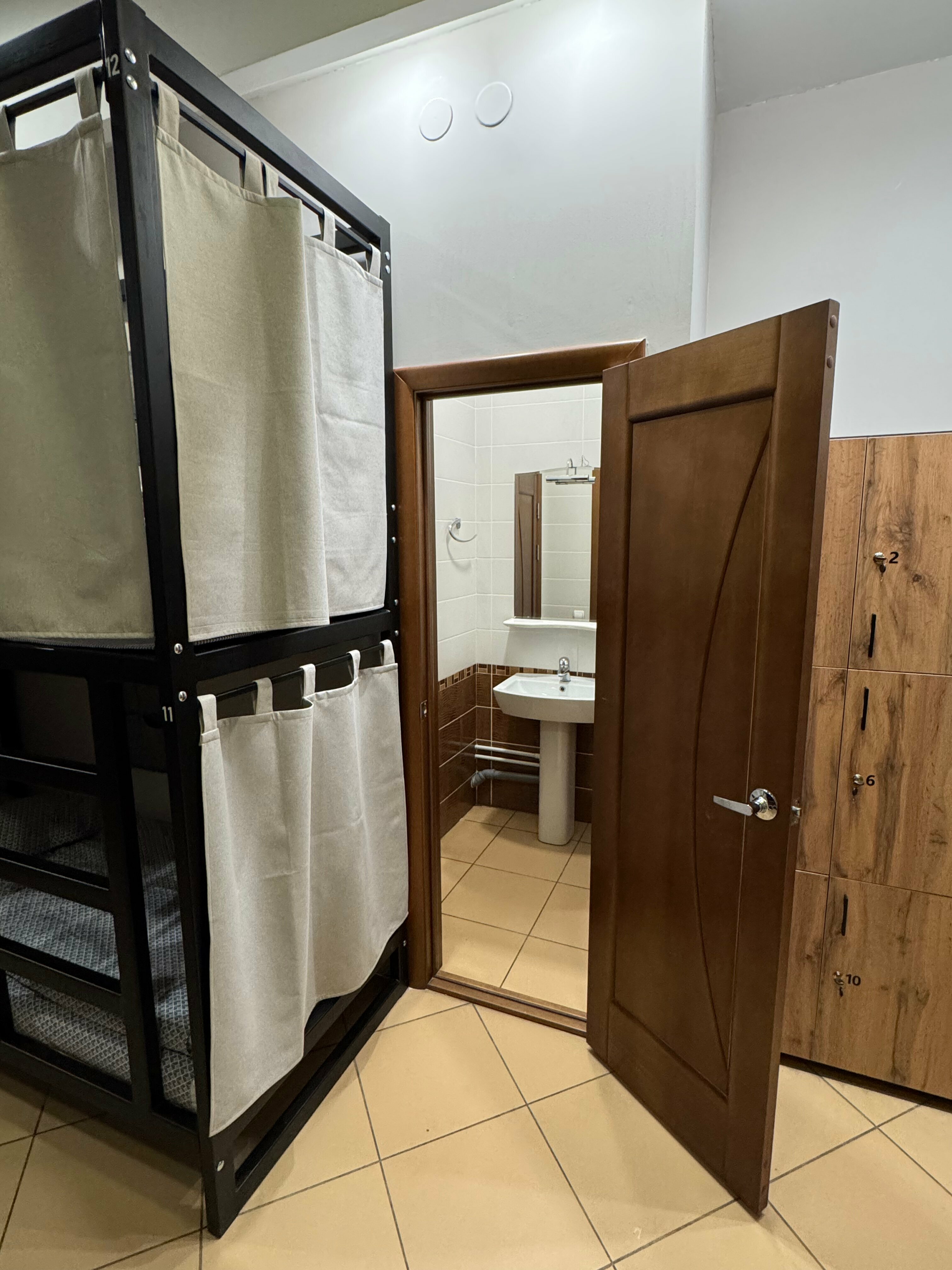 Общий номер на 12 койко-мест