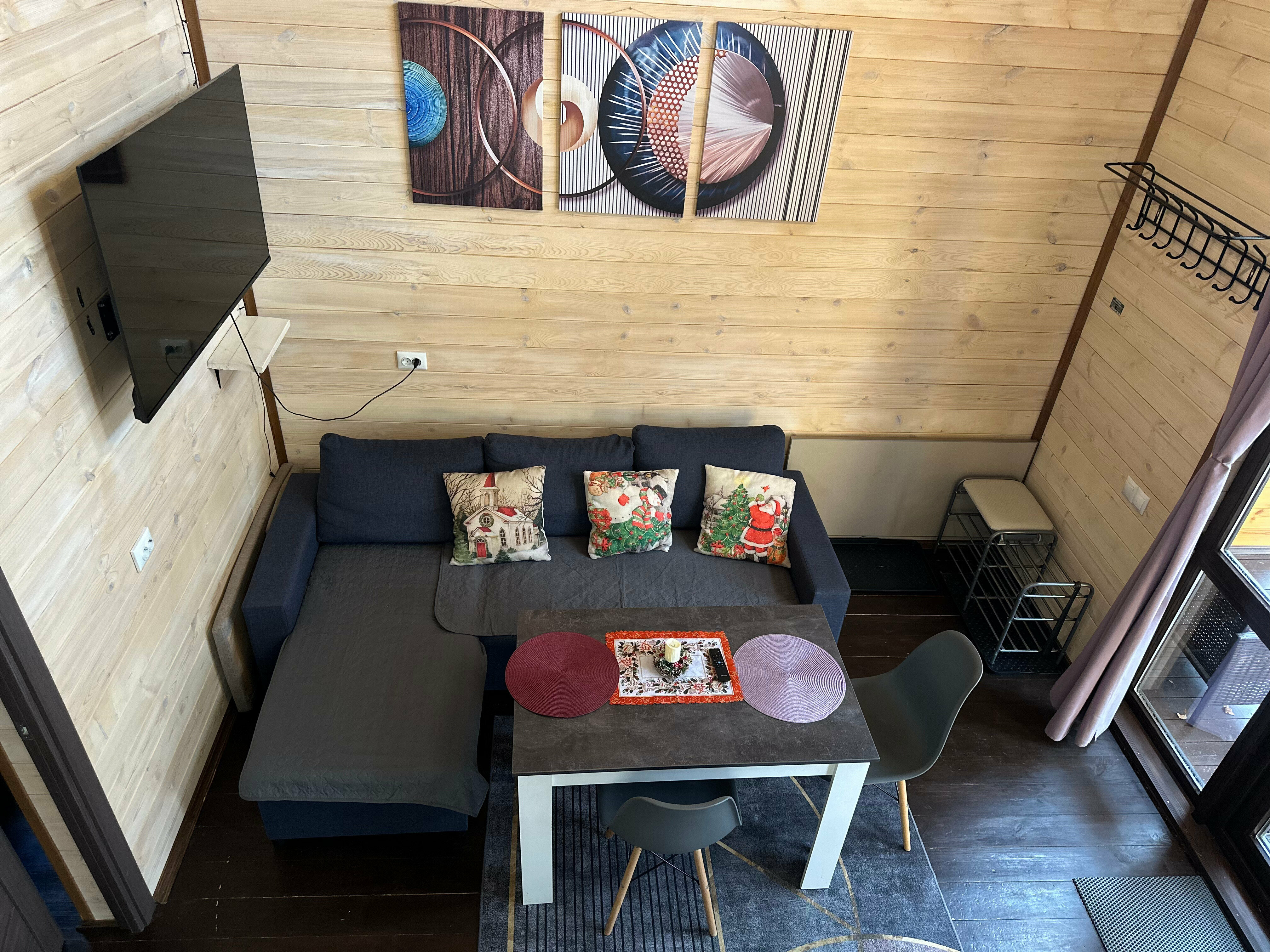 Барнхаус 2 c видом на хвойный лес