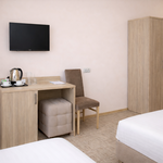 Супериор с просторным балконом и двумя раздельными кроватями в Ассоль