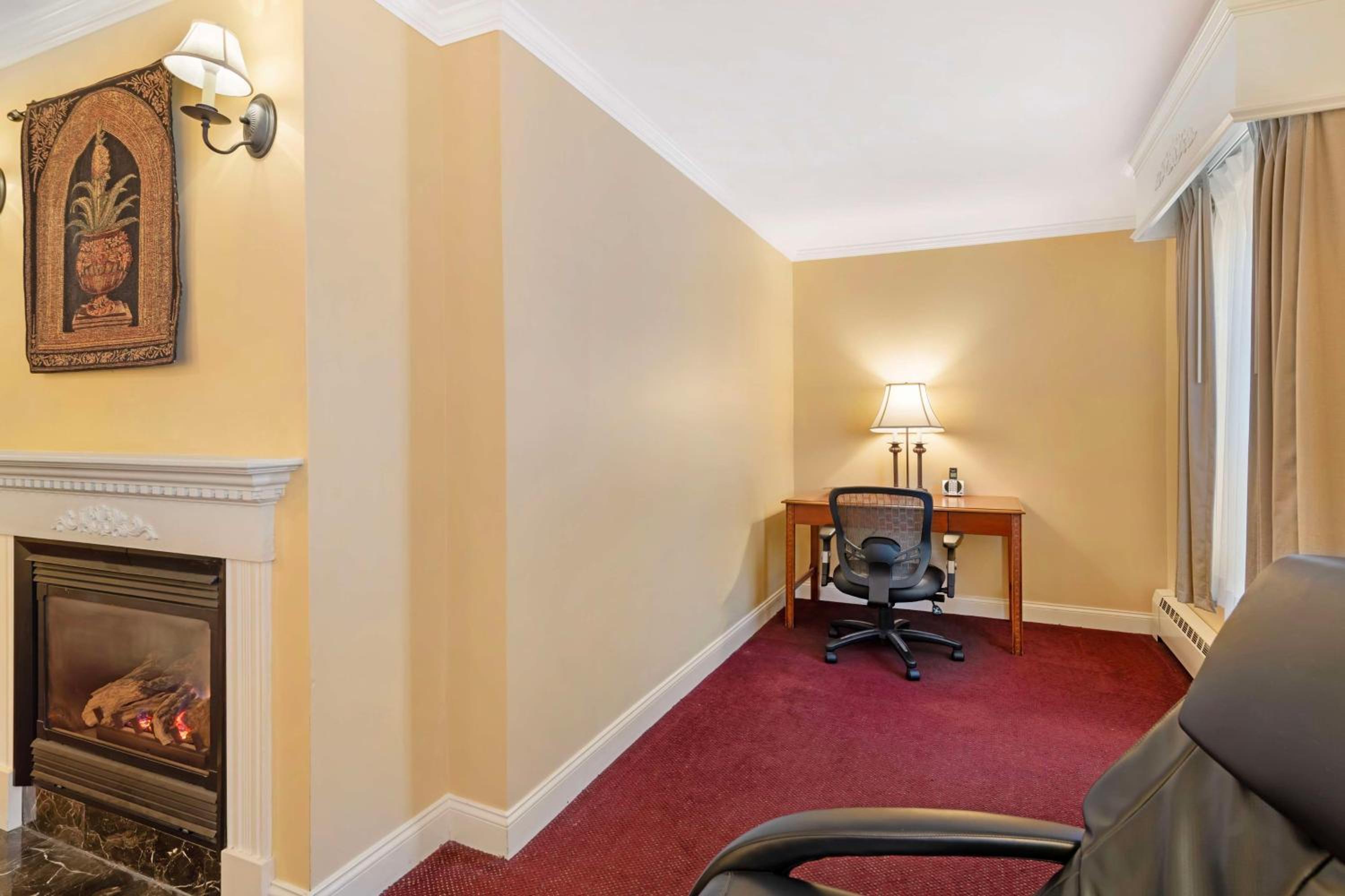 Queen Room with Two Queen Beds, Fireplace and Skylight Window - Pet Friendly/Third Floor/Non-Smoking