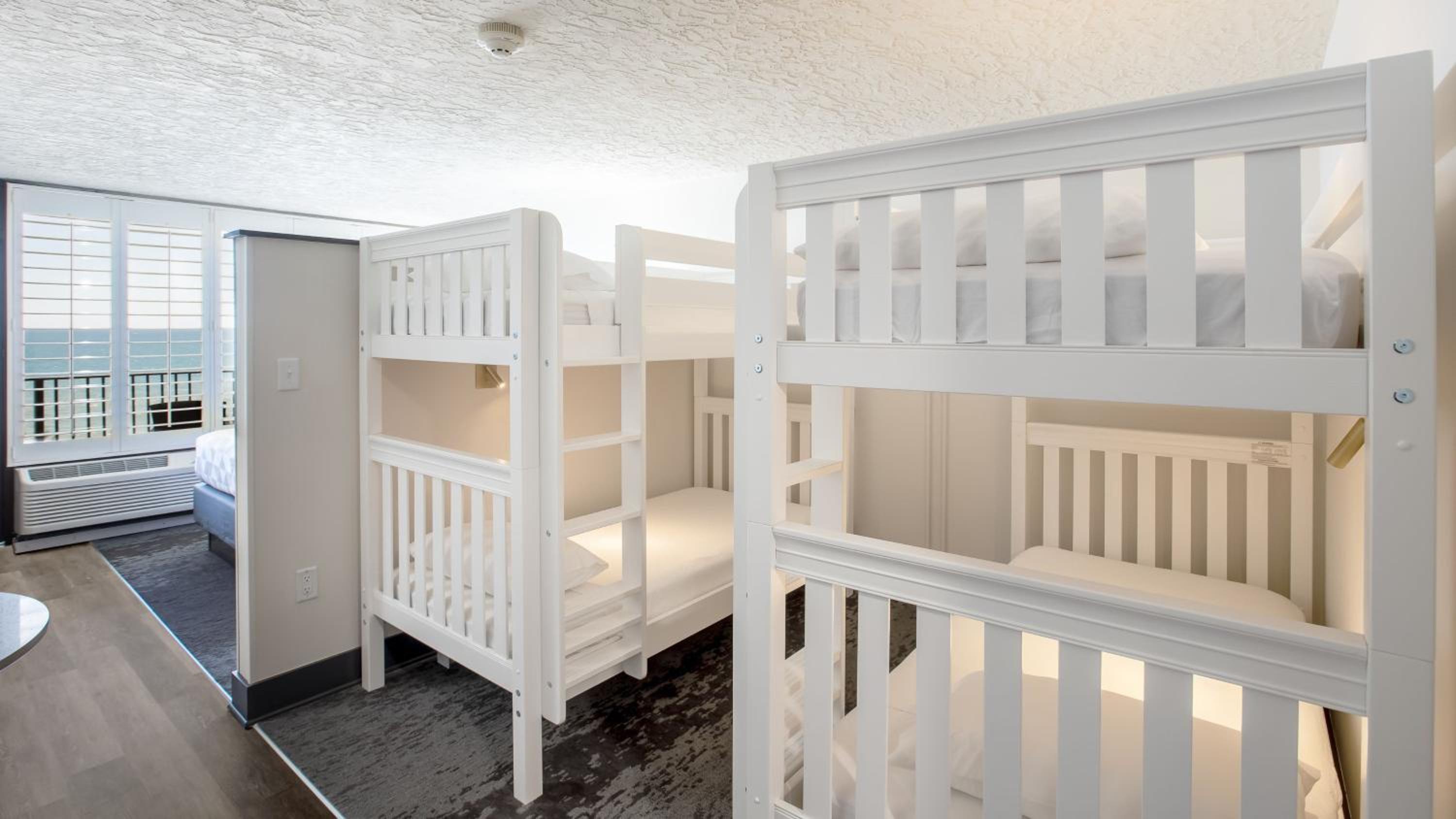 Queen Room with 2 Bunk Beds Oceanfront