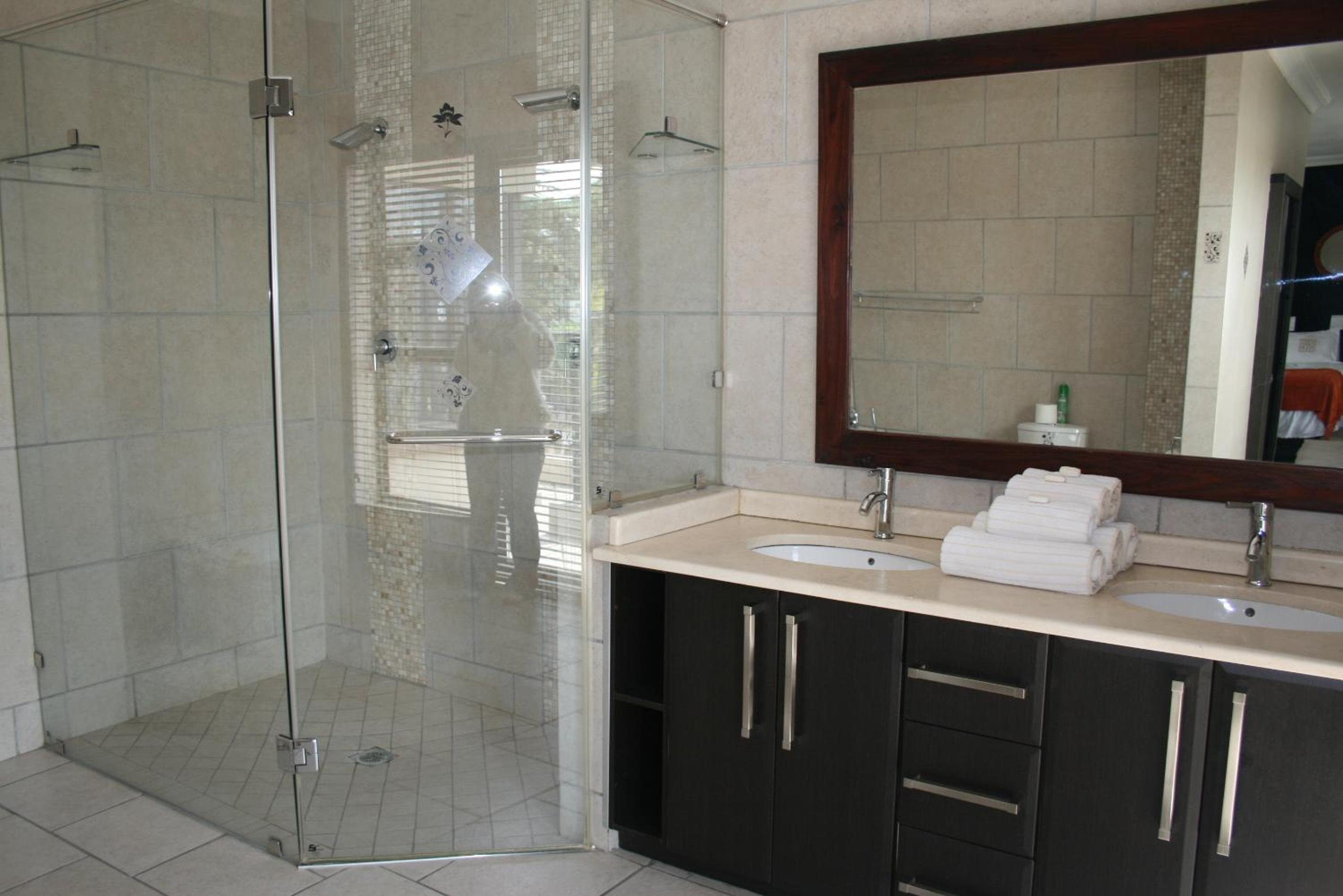 Luxury Suite With Spa Bath