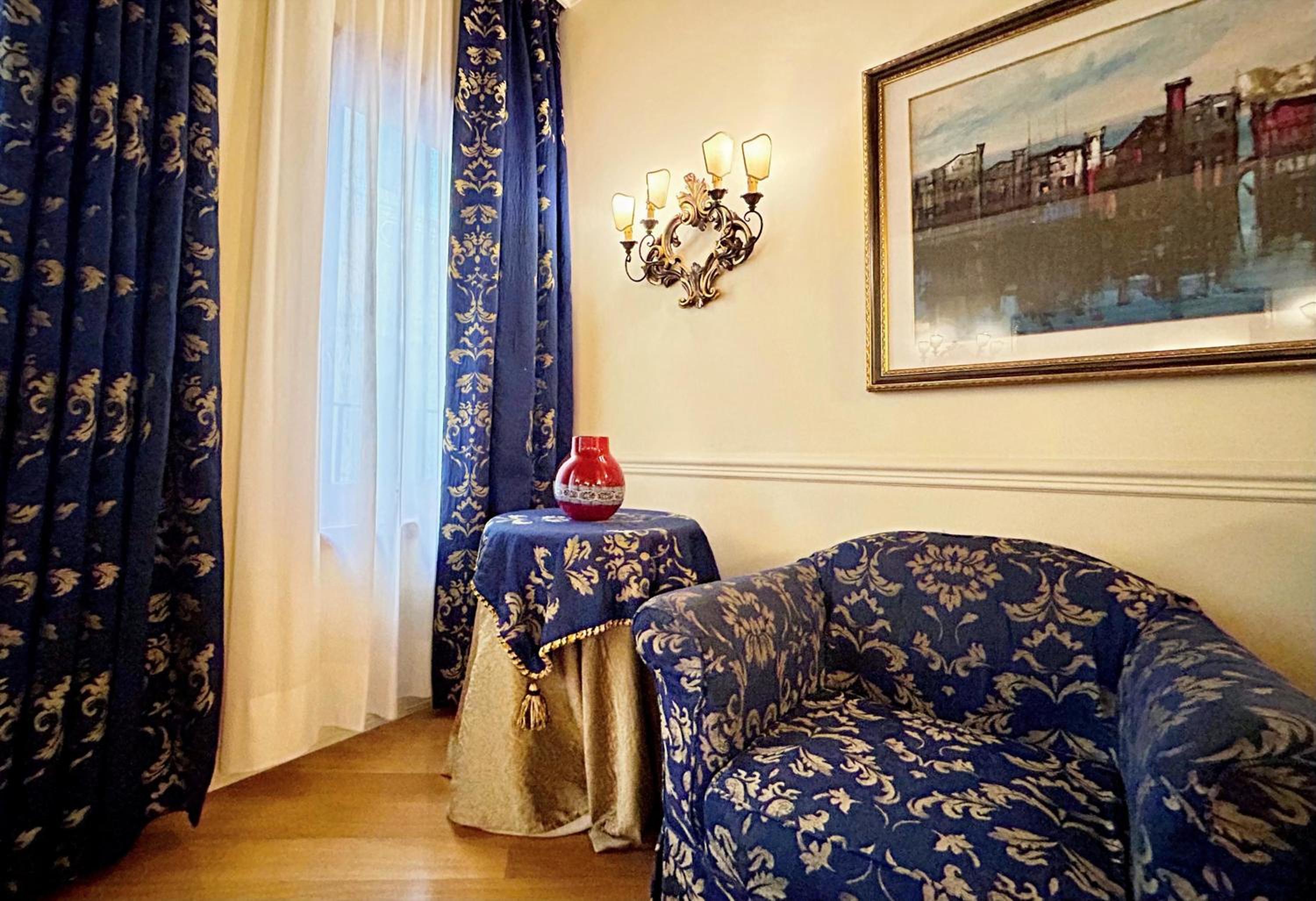 Deluxe One-Bedroom Apartment with Sofa Bed