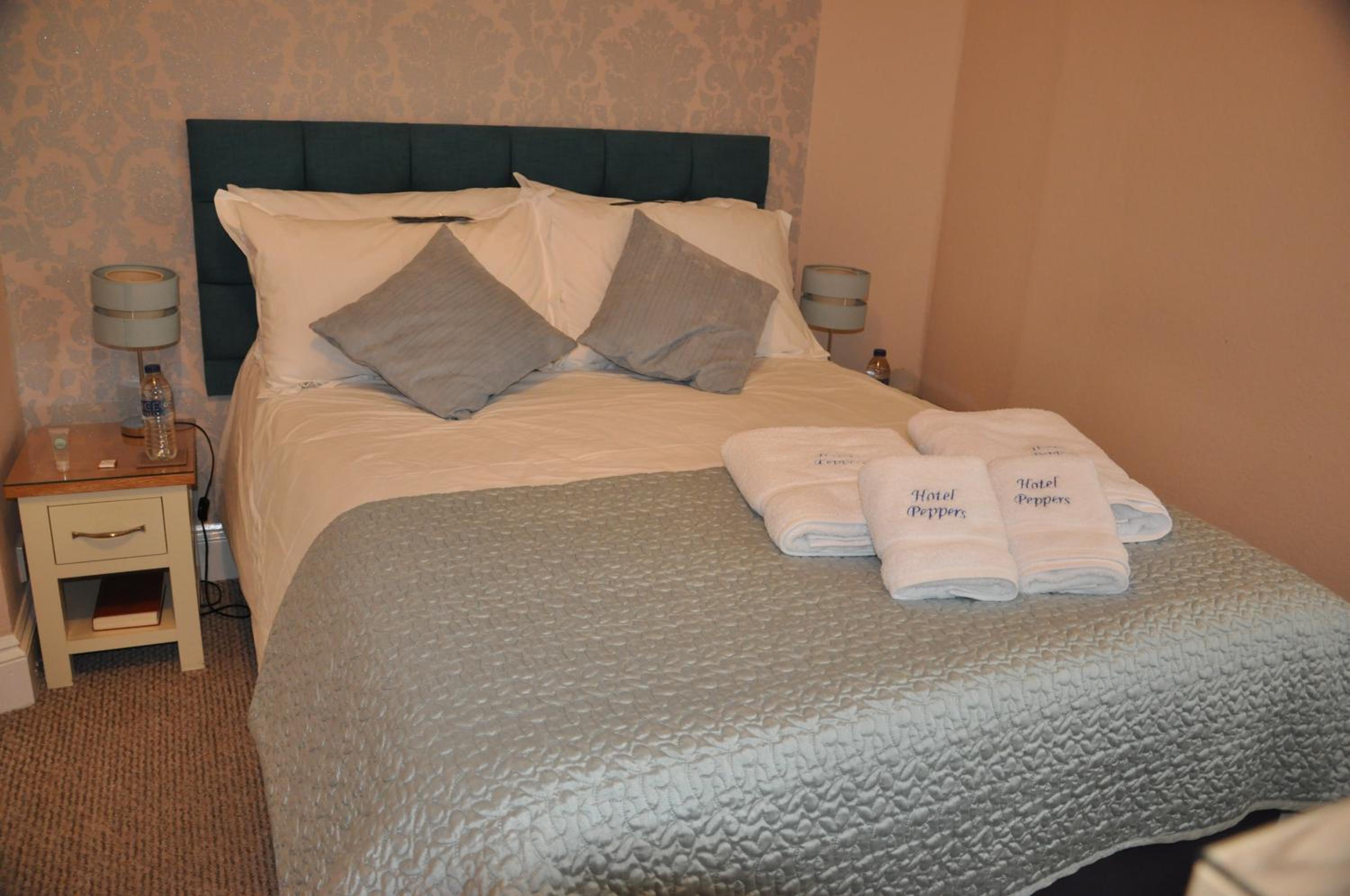 Double room En-suite with shower