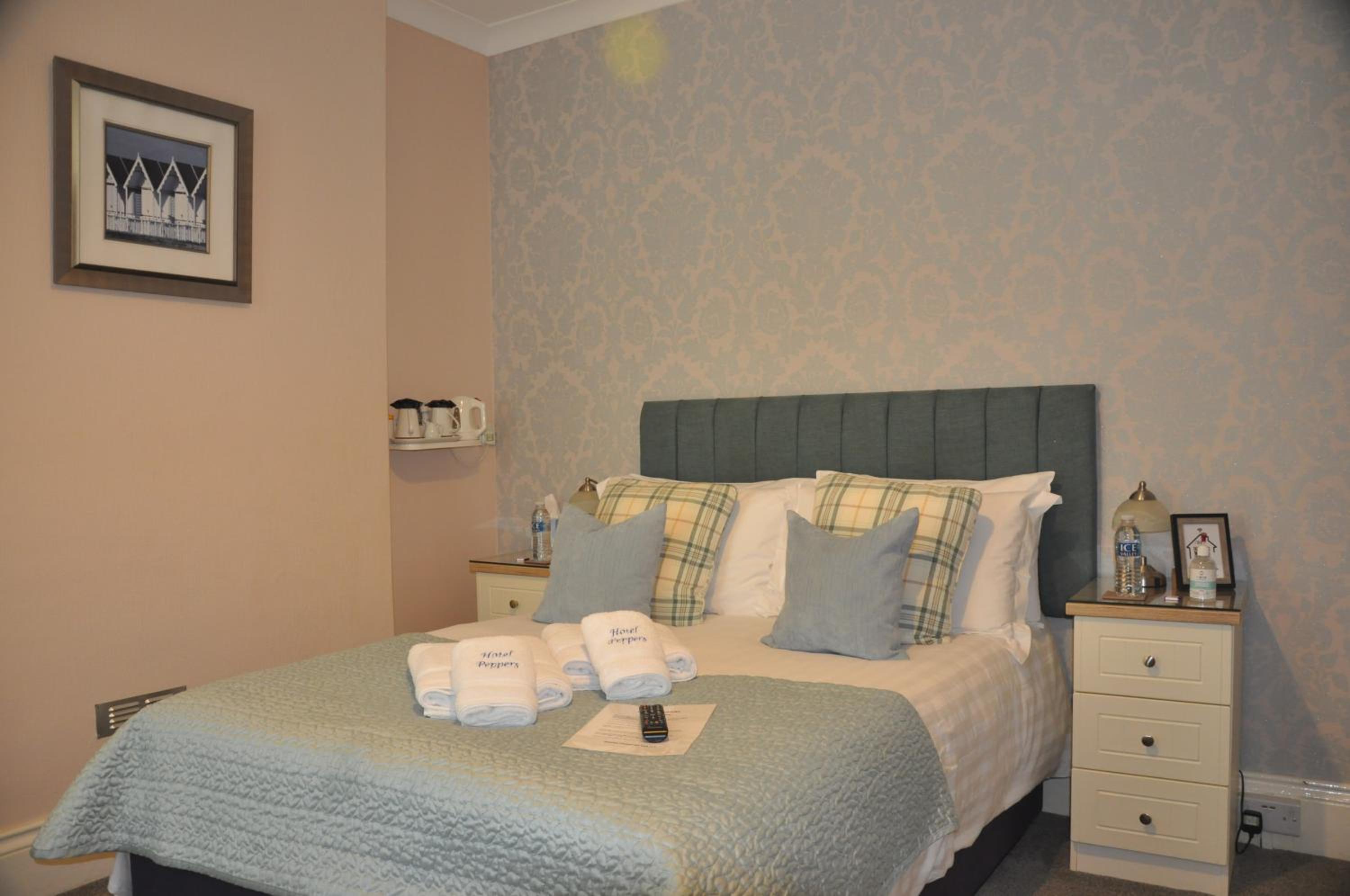 Double room En-suite with shower