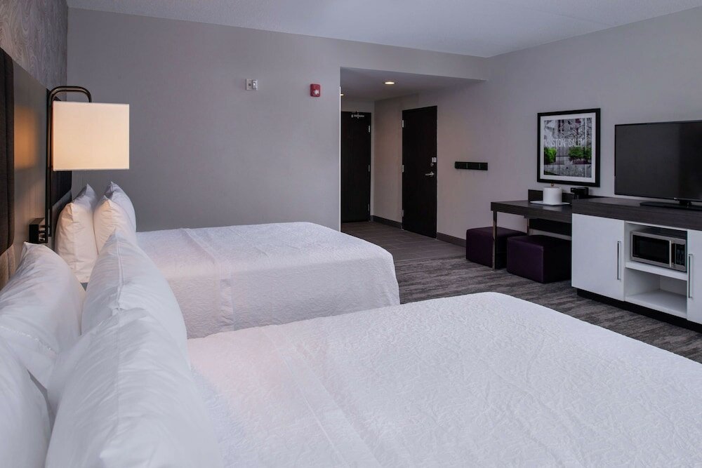 Room, 2 Queen Beds, Accessible, Bathtub (Hearing)