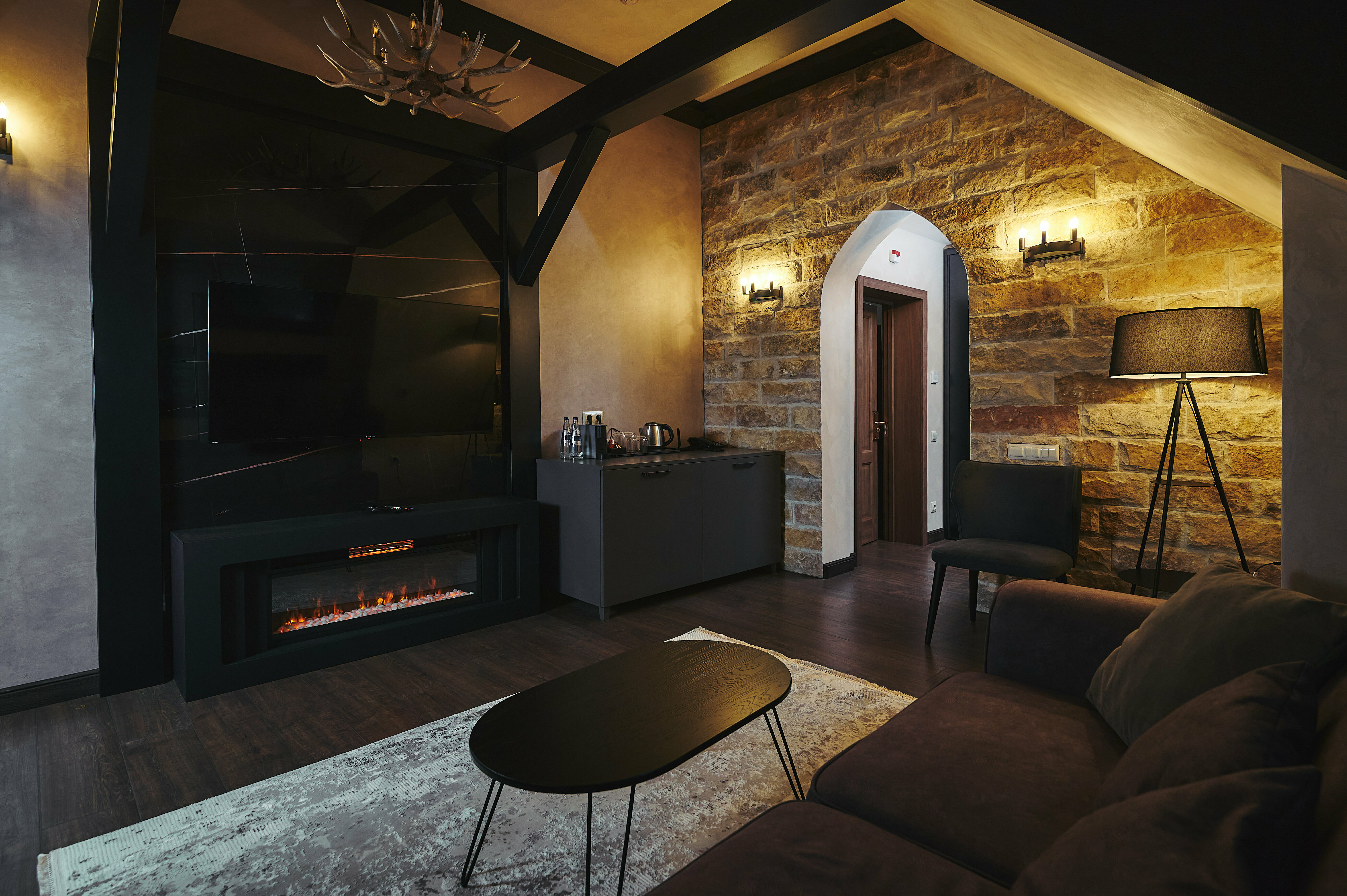 Номер-студия с кроватью размера "king-size" и диван-кроватью