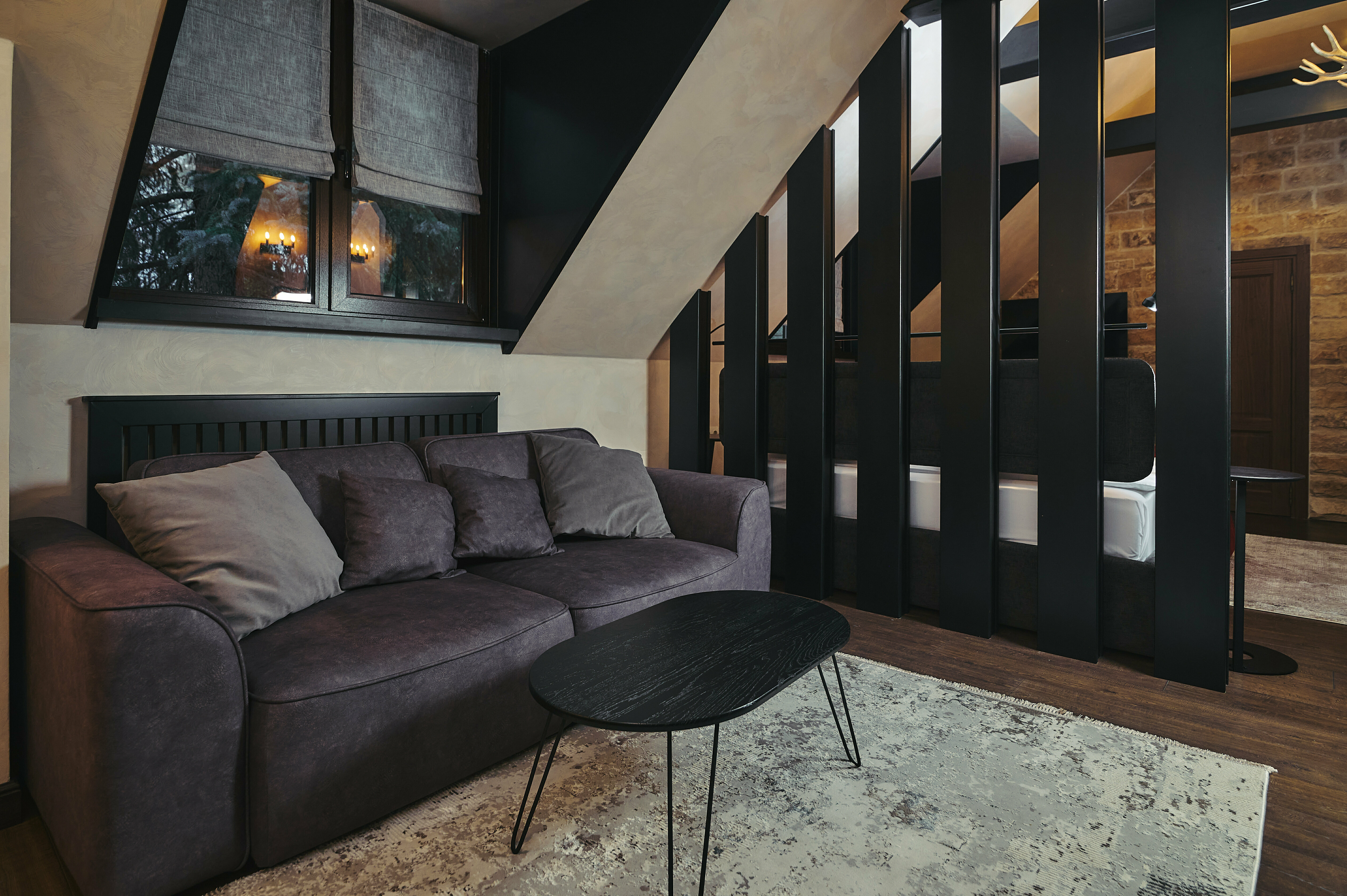 Номер-студия с кроватью размера "king-size" и диван-кроватью