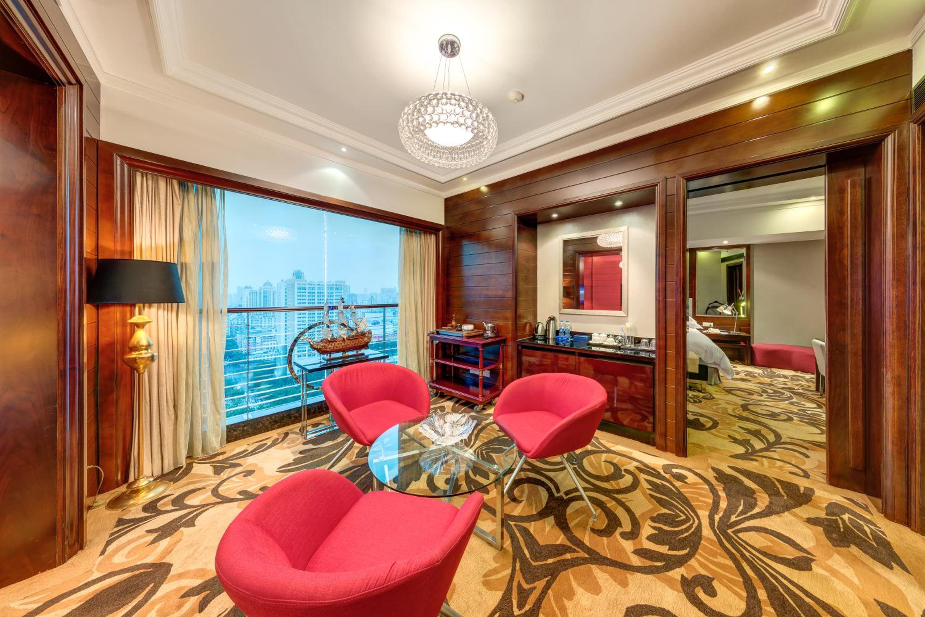 Ocean Superior Business suite room