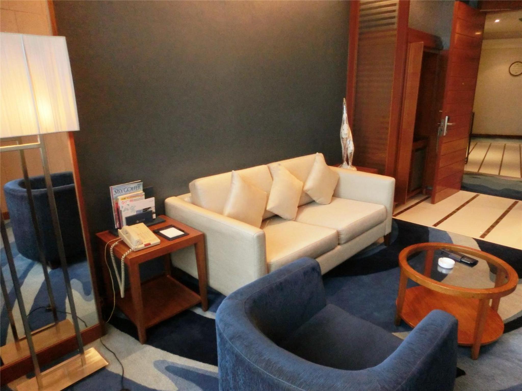 Ocean Superior Business suite room