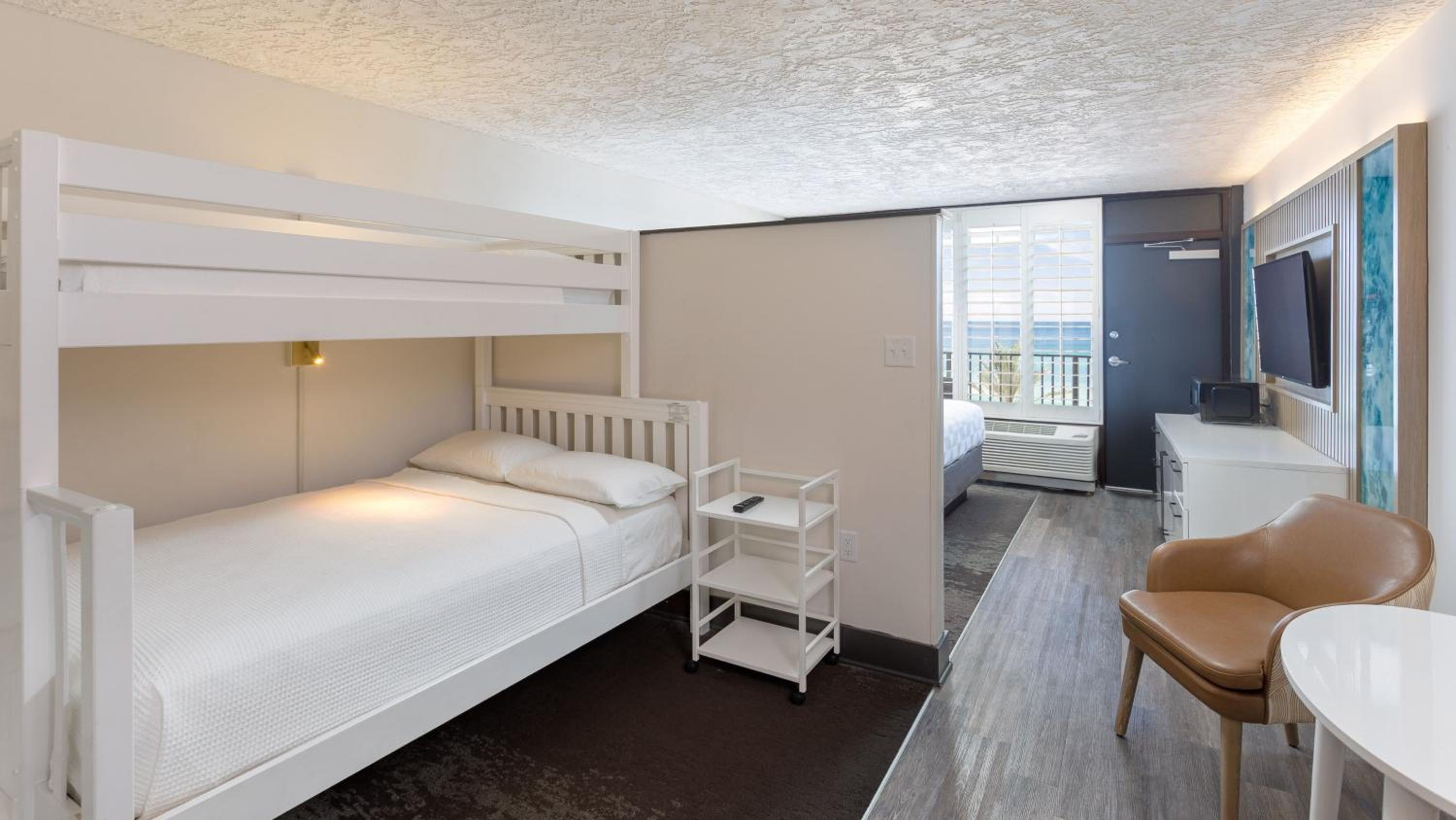 King Bed Gulf Front with Twin/Full Bunk Bed Oceanfront