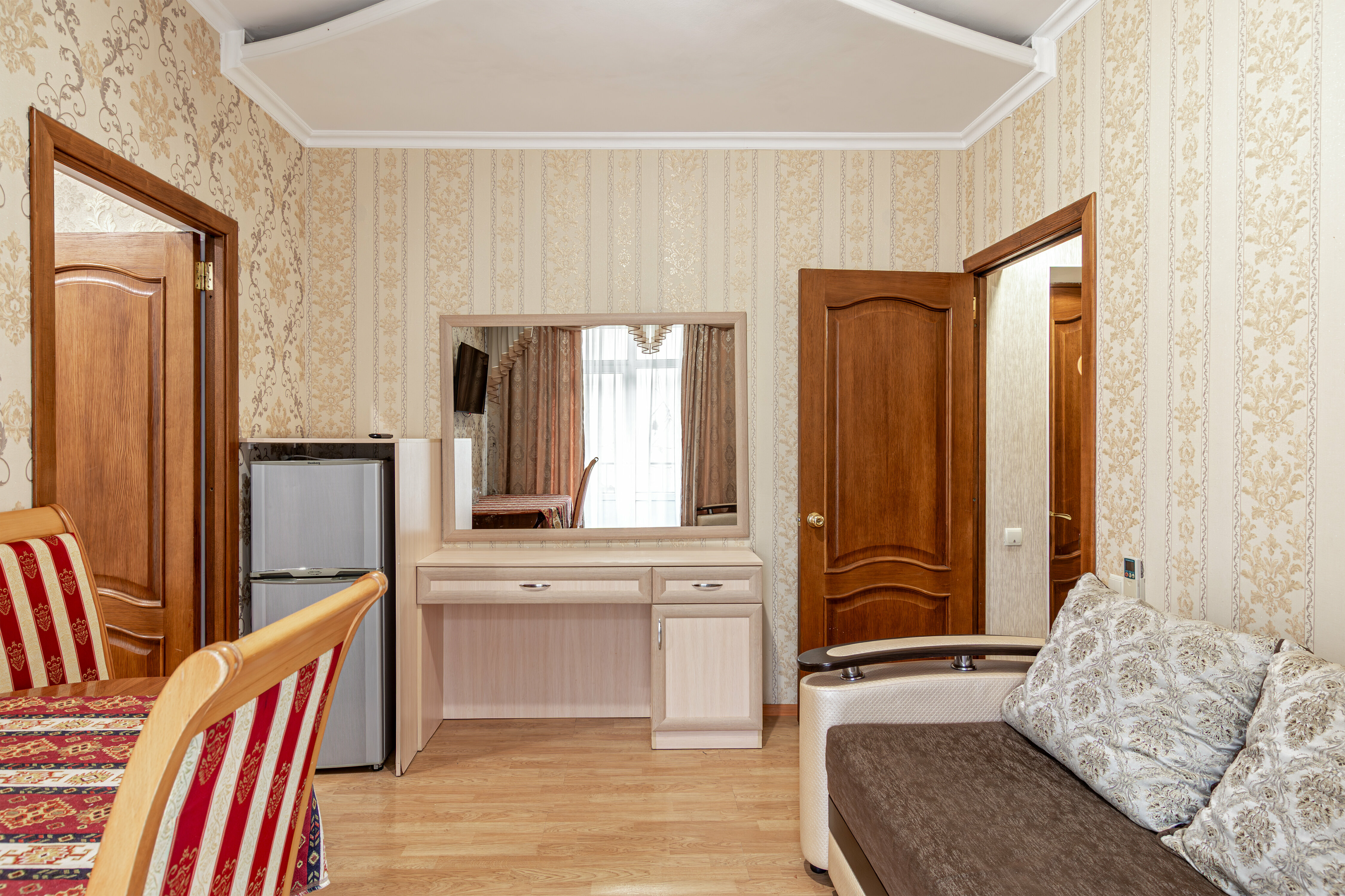 Люкс с кроватью размера «king-size» и балконом