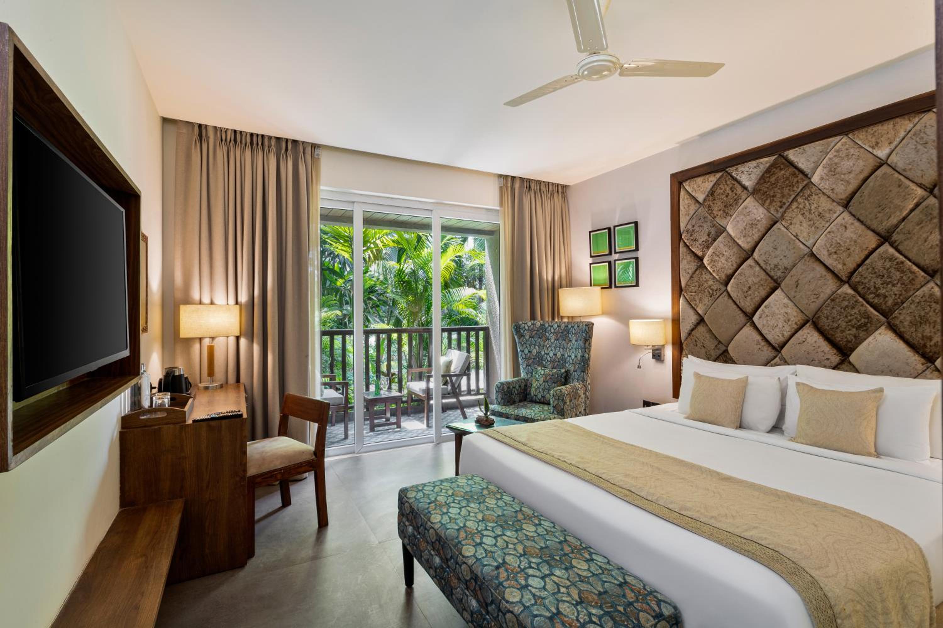 Superior Deluxe Room with Balcony (with complimentary Kayaking and 20% off on Massage session)