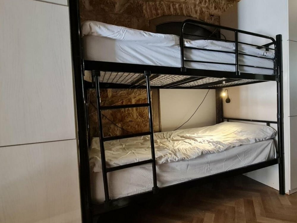City Shared Dormitory, Mixed Dorm