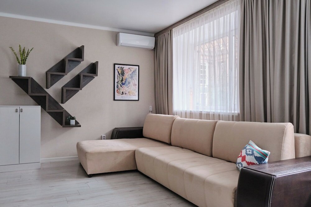 Deluxe Studio