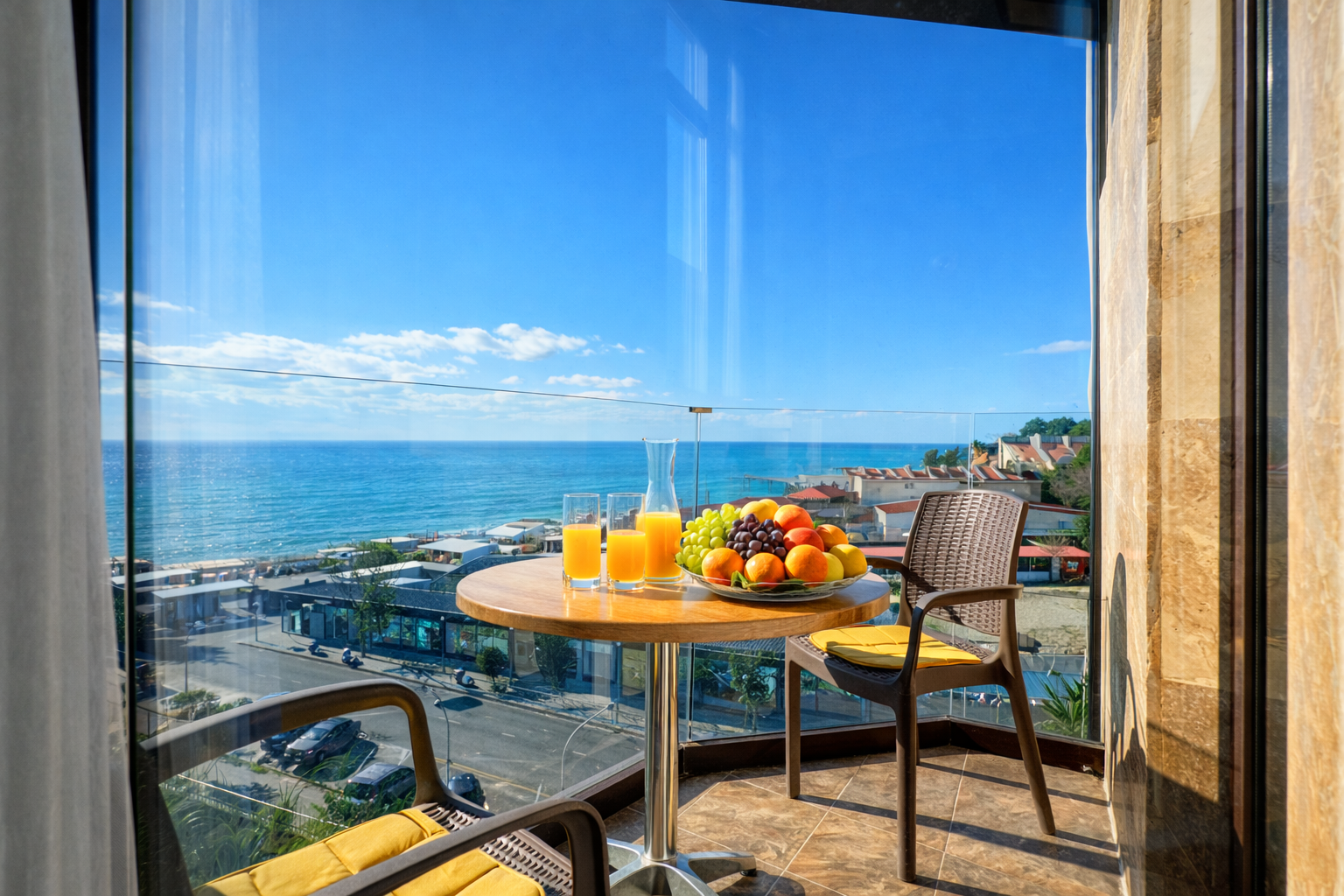 Люкс с видом на море и балконом