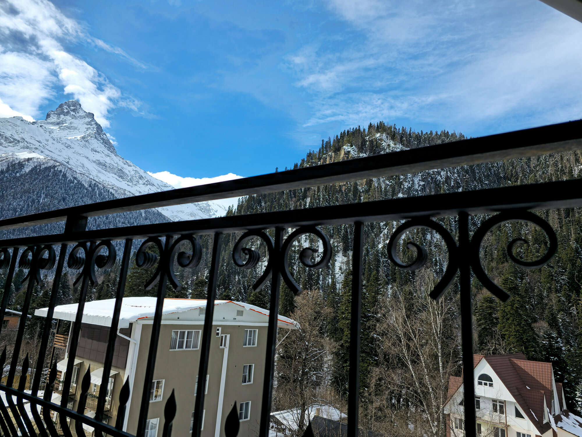 Стандарт мансардный с видовым балконом (две раздельные кровати)