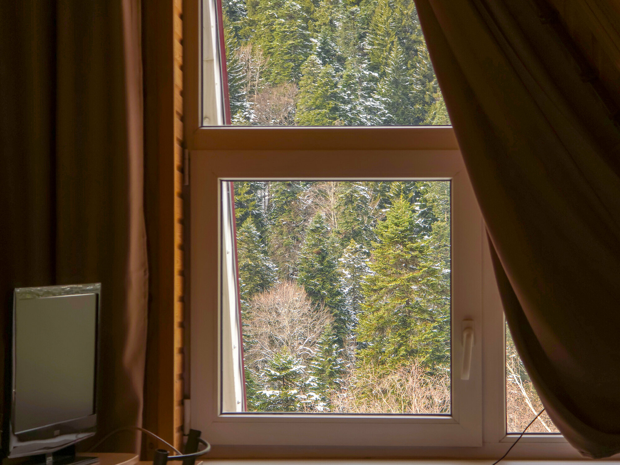 Стандарт мансардный с балконом (две раздельные кровати)