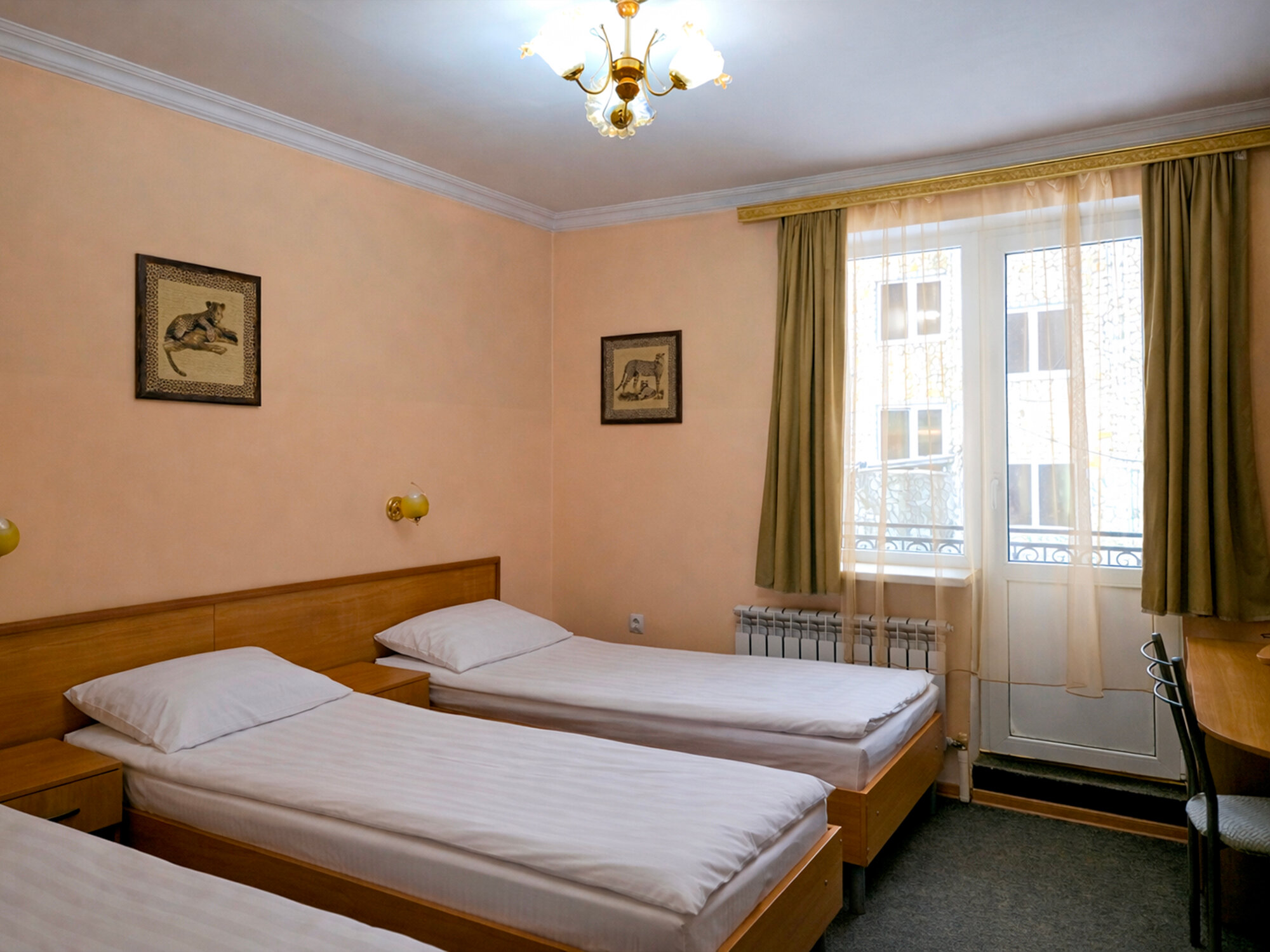 Стандарт с балконом (три раздельные кровати)