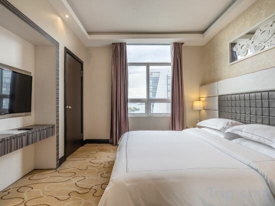 Junior Suite King With Partial Sea View