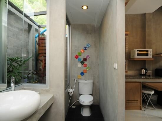 Deluxe Pool Access Room